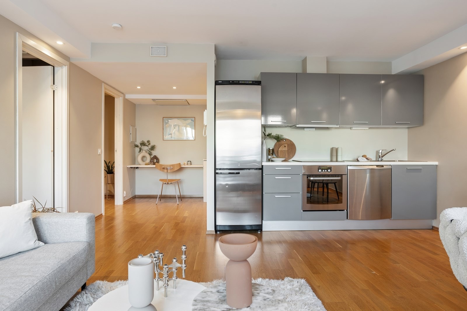 Leiligheten har en smart planløsning som gjør at den føles romslig. Galleribilde