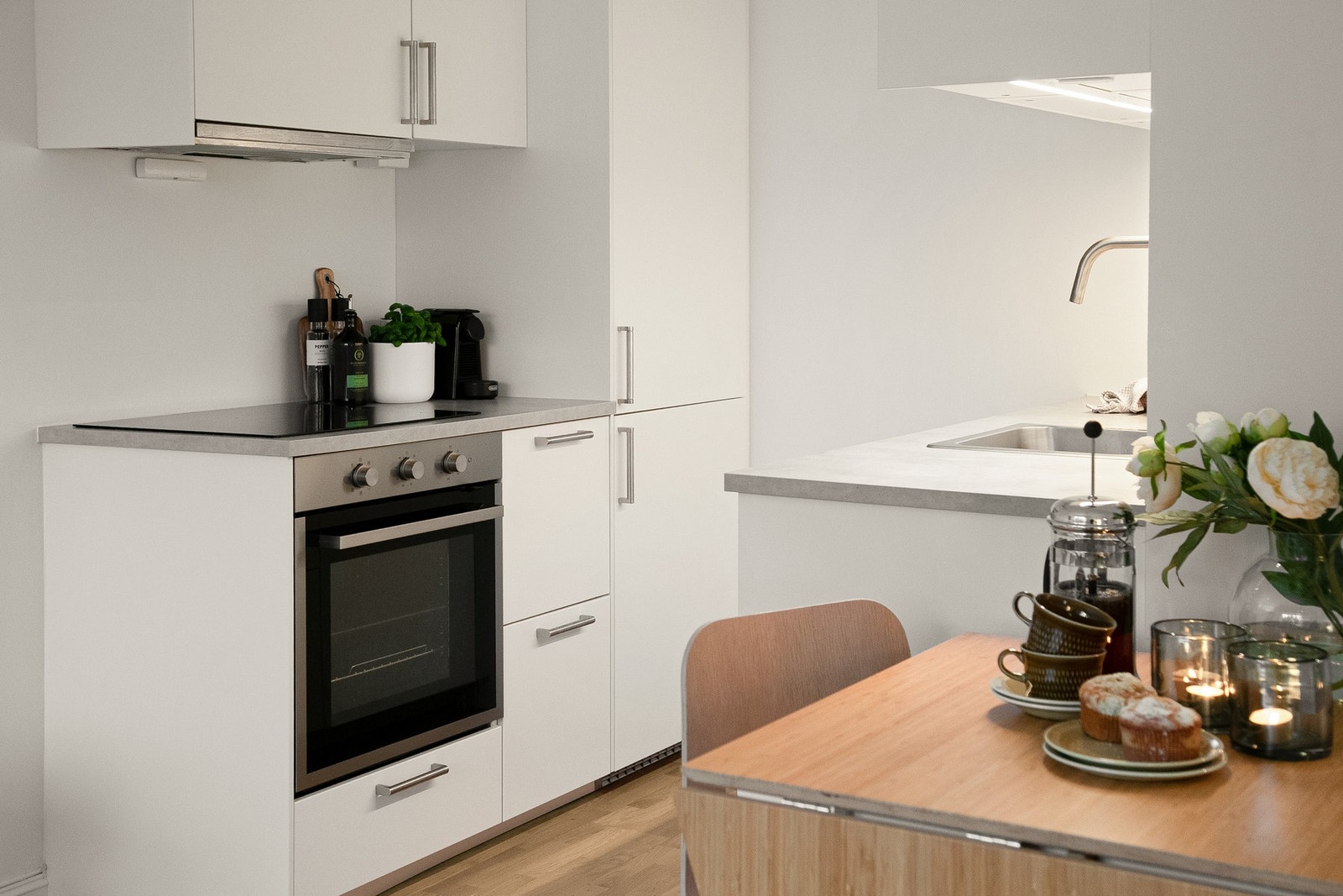 Automatisk vannstopper og komfyrvakt er montert. Galleribilde