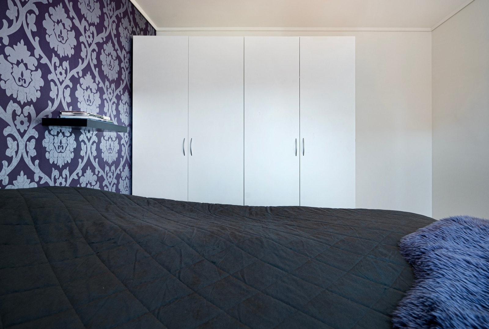 God plass til romslig garderobe. Galleribilde