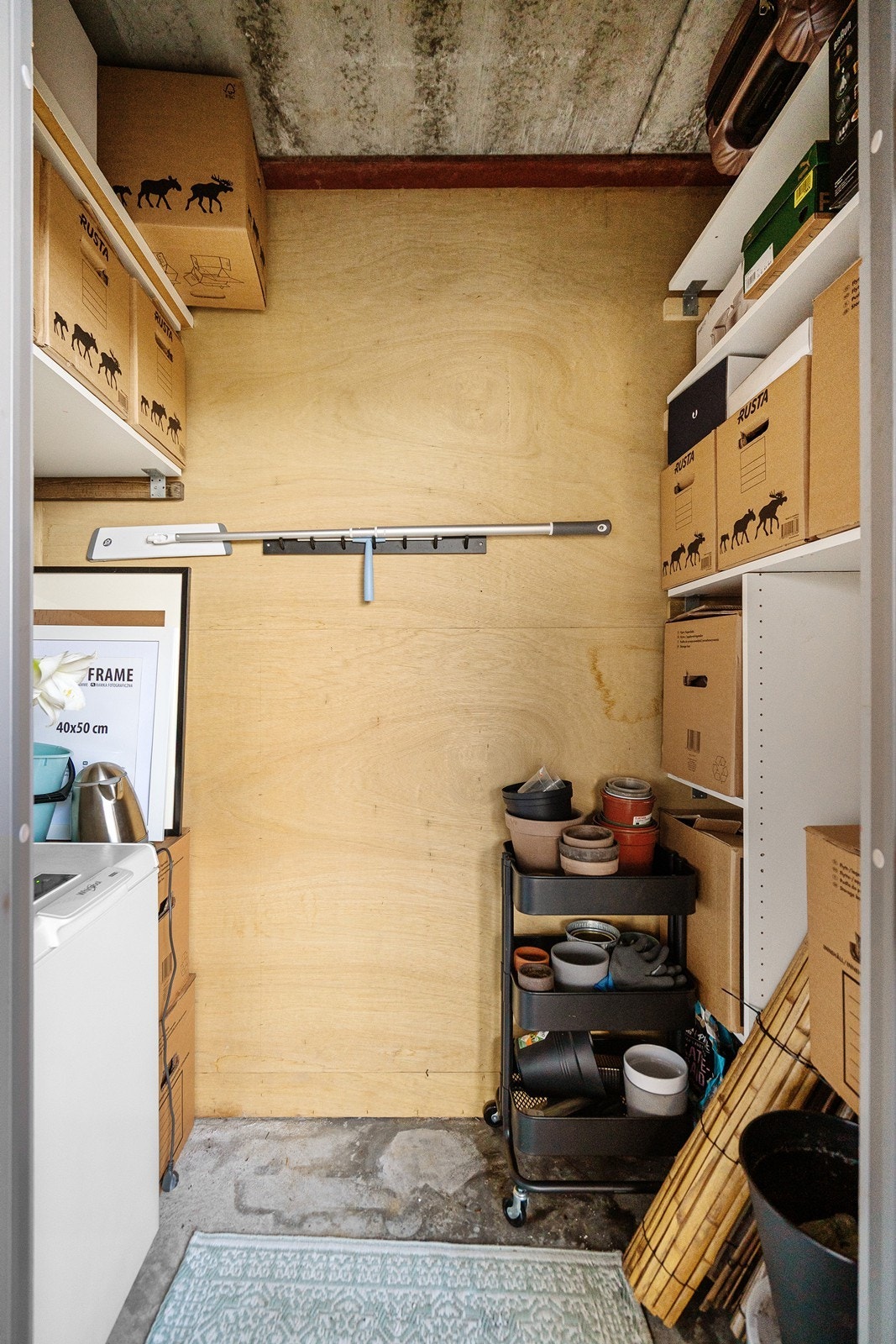 Bod på balkong. Galleribilde