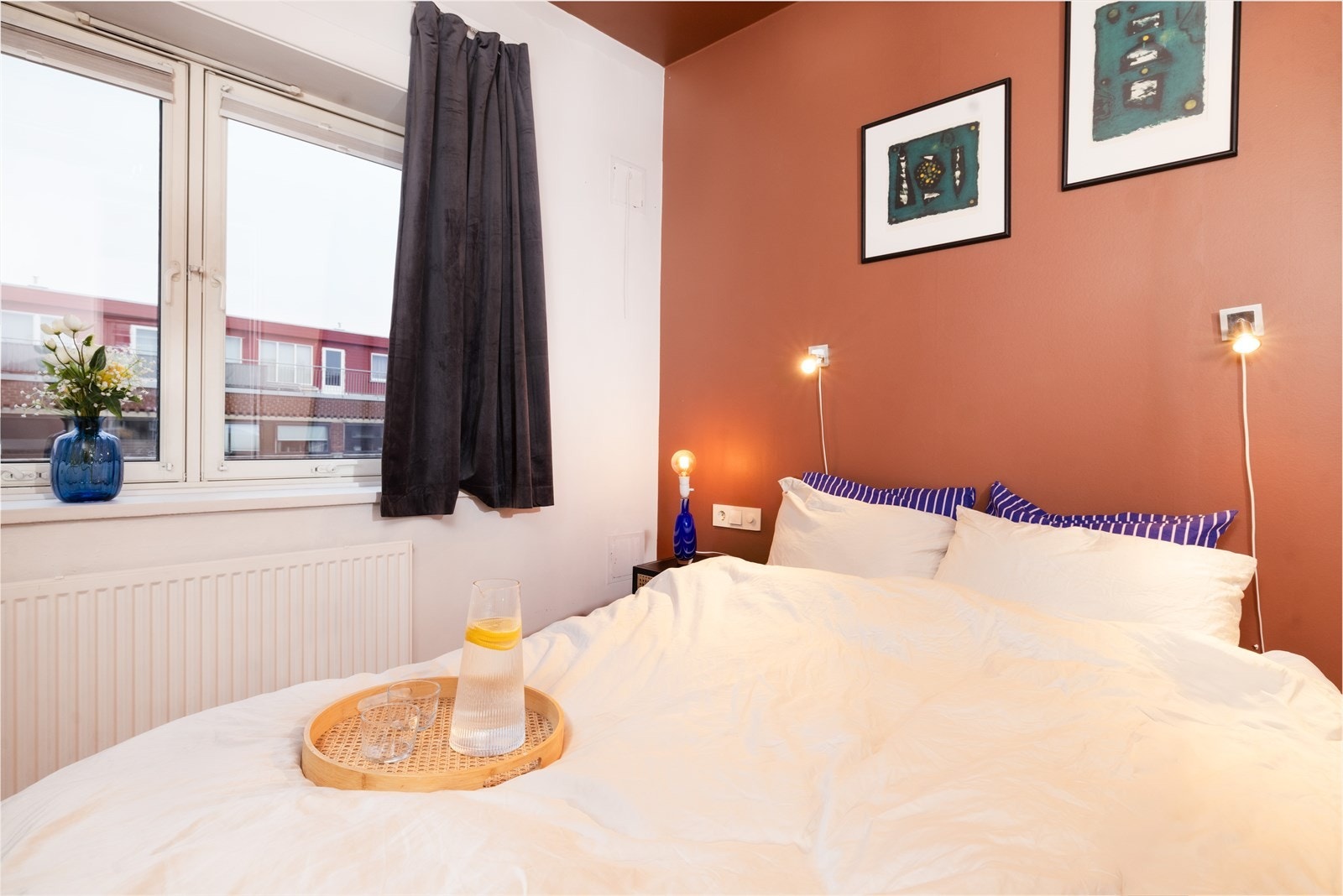 Fargevalget er moderne med myke kontraster som gir et hjemmekoselig preg. Galleribilde