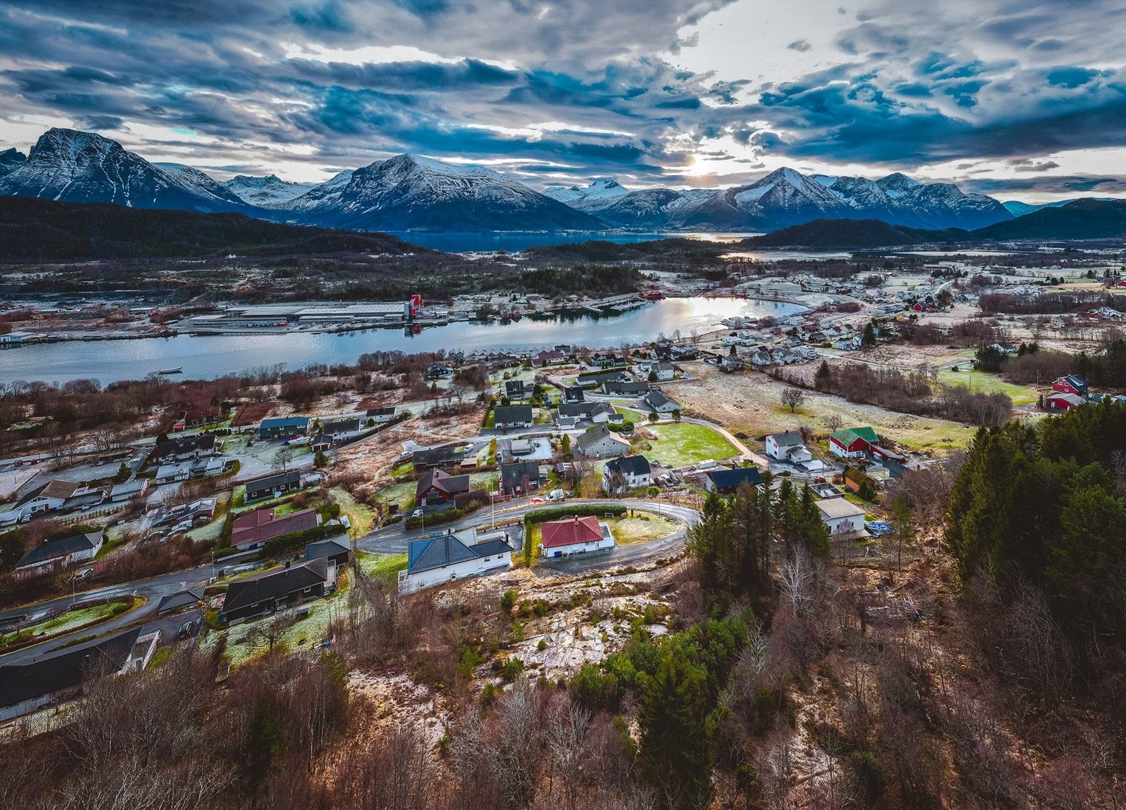 Fra tomten er det svært gode utsiktsforhold. Galleribilde