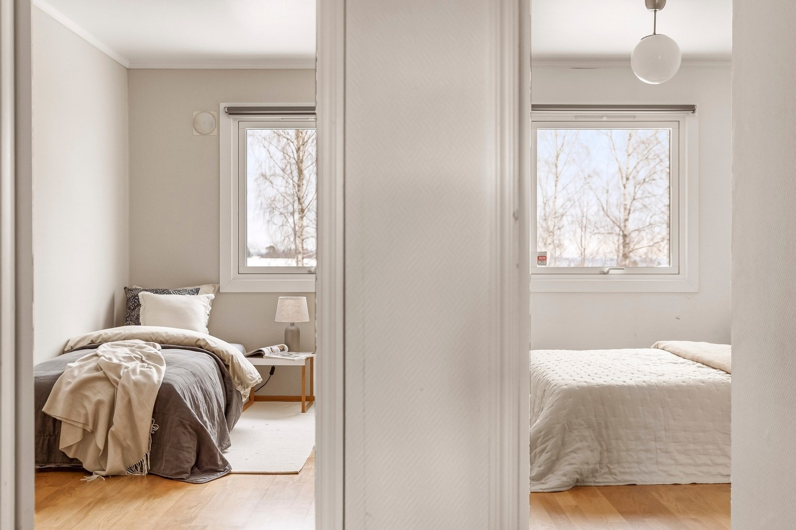 Boligen har tre fine soverom, som alle har tilkomst fra entreen. Galleribilde