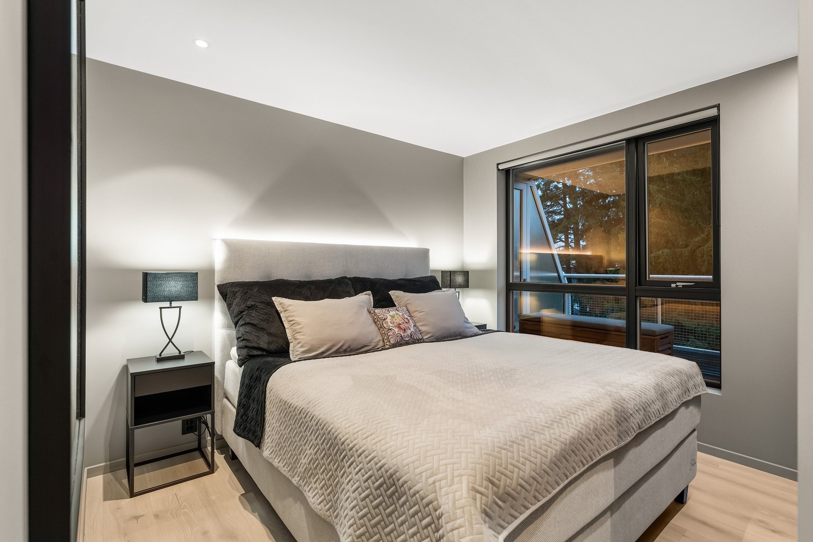 Soverom. Også her er vinduene byttet i 2022. Galleribilde