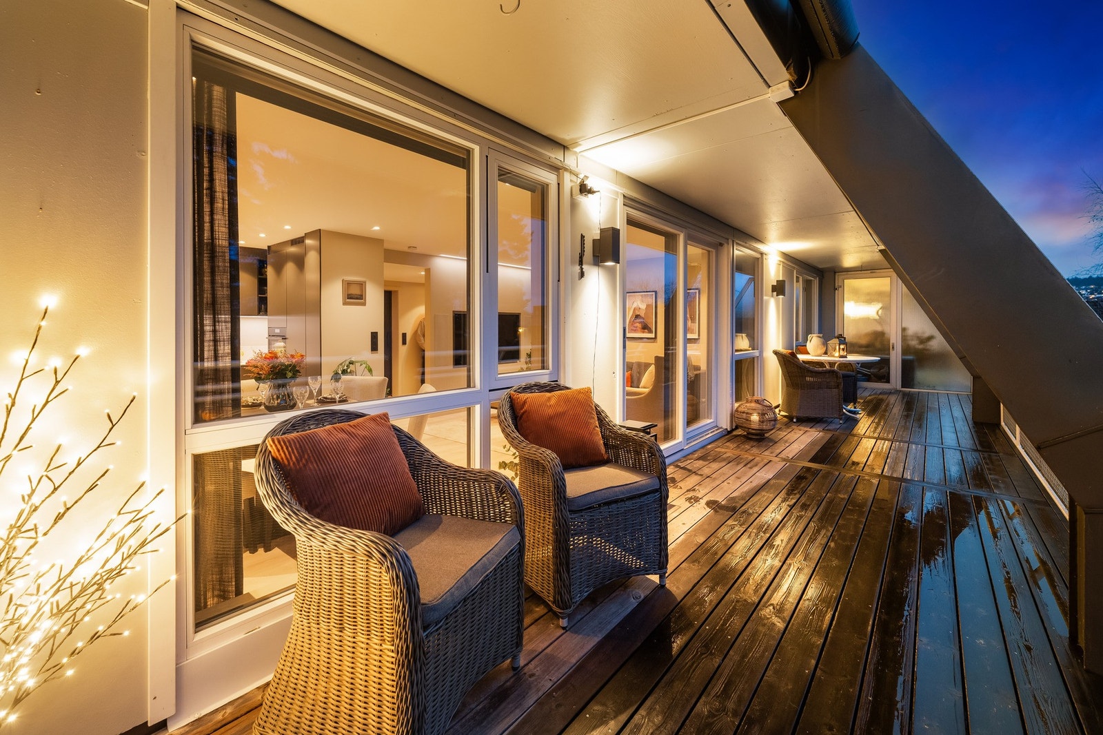 2022. Nytt terrassegulv på balkong. Galleribilde