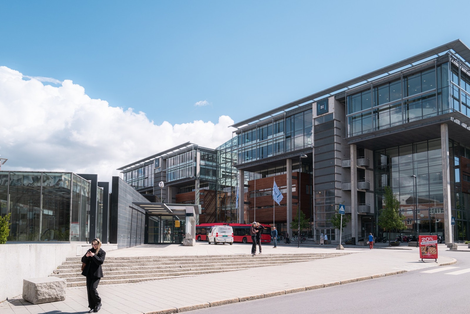 BI Handelshøyskole er en kort spasertur unna boligen! Galleribilde