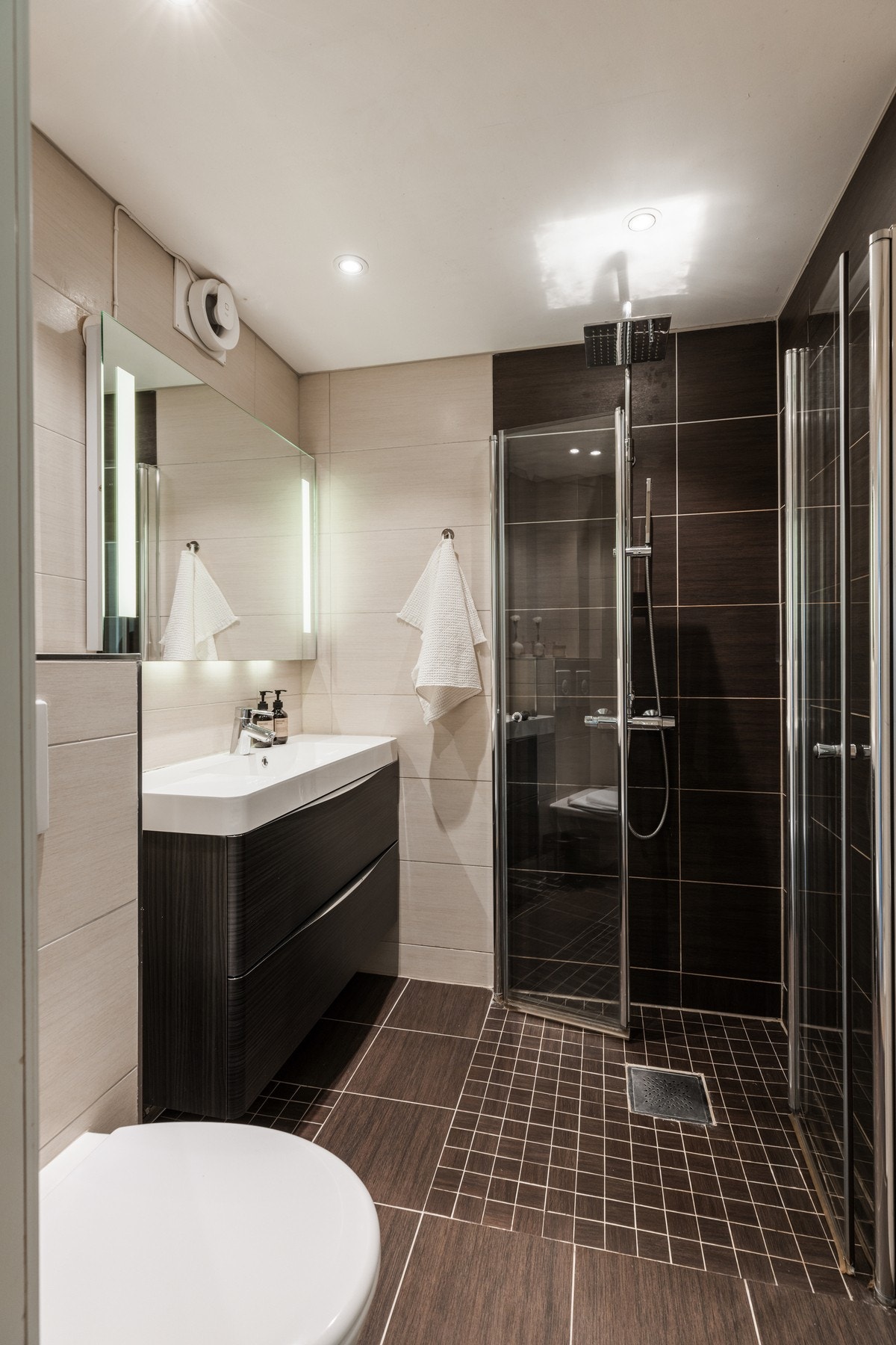 Baderommet ble pusset opp i 2016 i regi av tidligere eier. Galleribilde