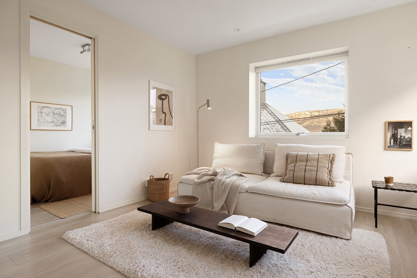 Dette er en lys og moderne 2-roms leilighet med god planløsning. Galleribilde