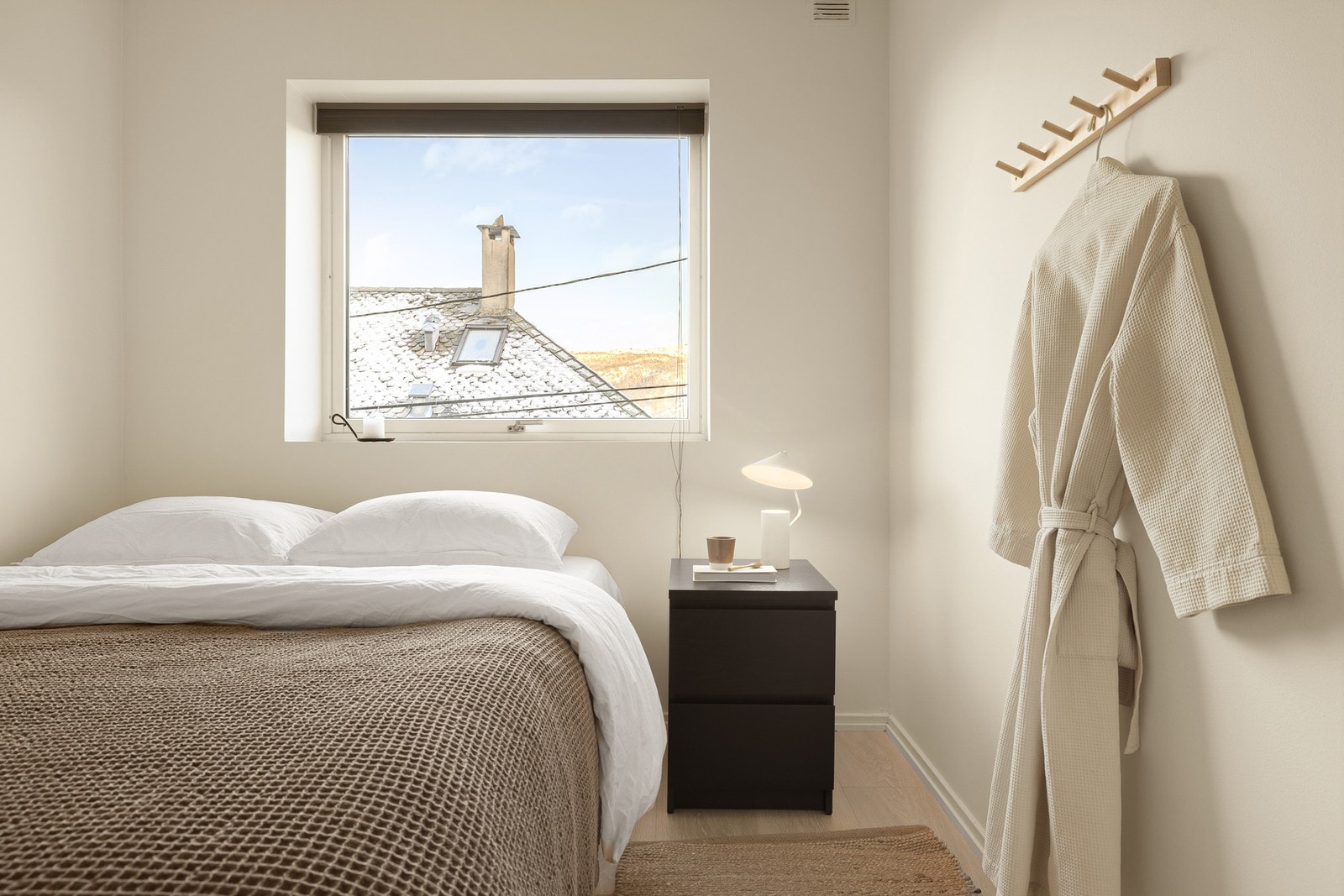 Her er det plass til seng, nattbord og eventuell garderobeløsning. Galleribilde