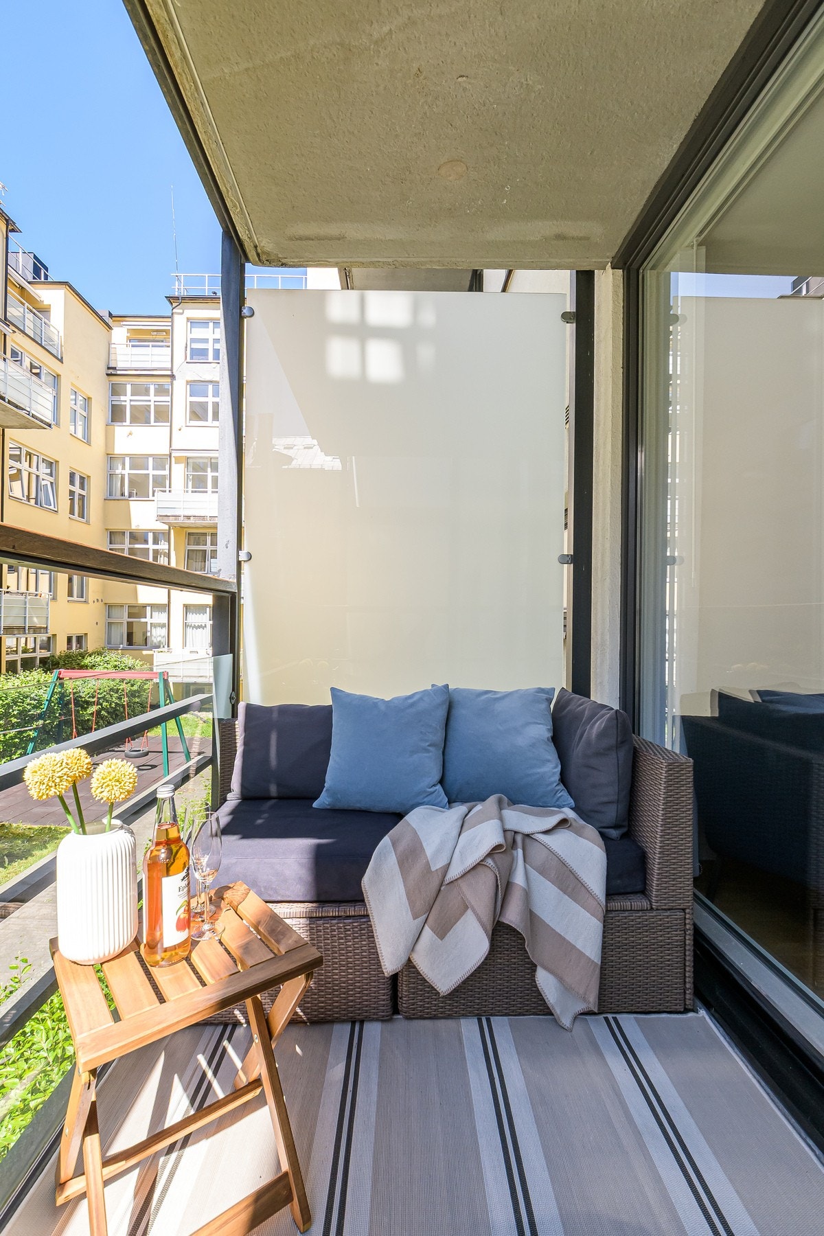 Flott balkong på ca.4 kvm med plass til utemøbler Galleribilde