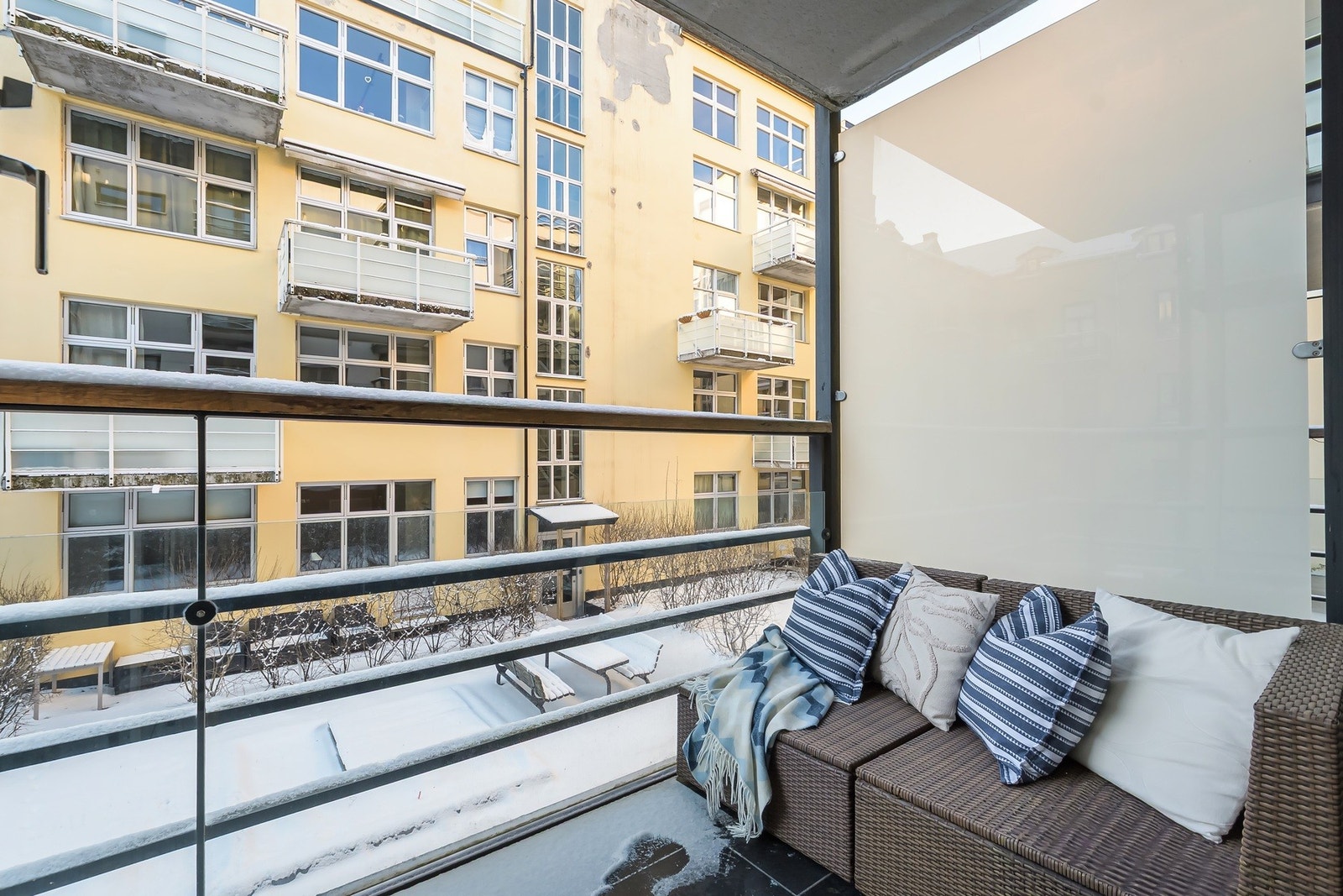 Det er montert stikkontakt på balkongen Galleribilde