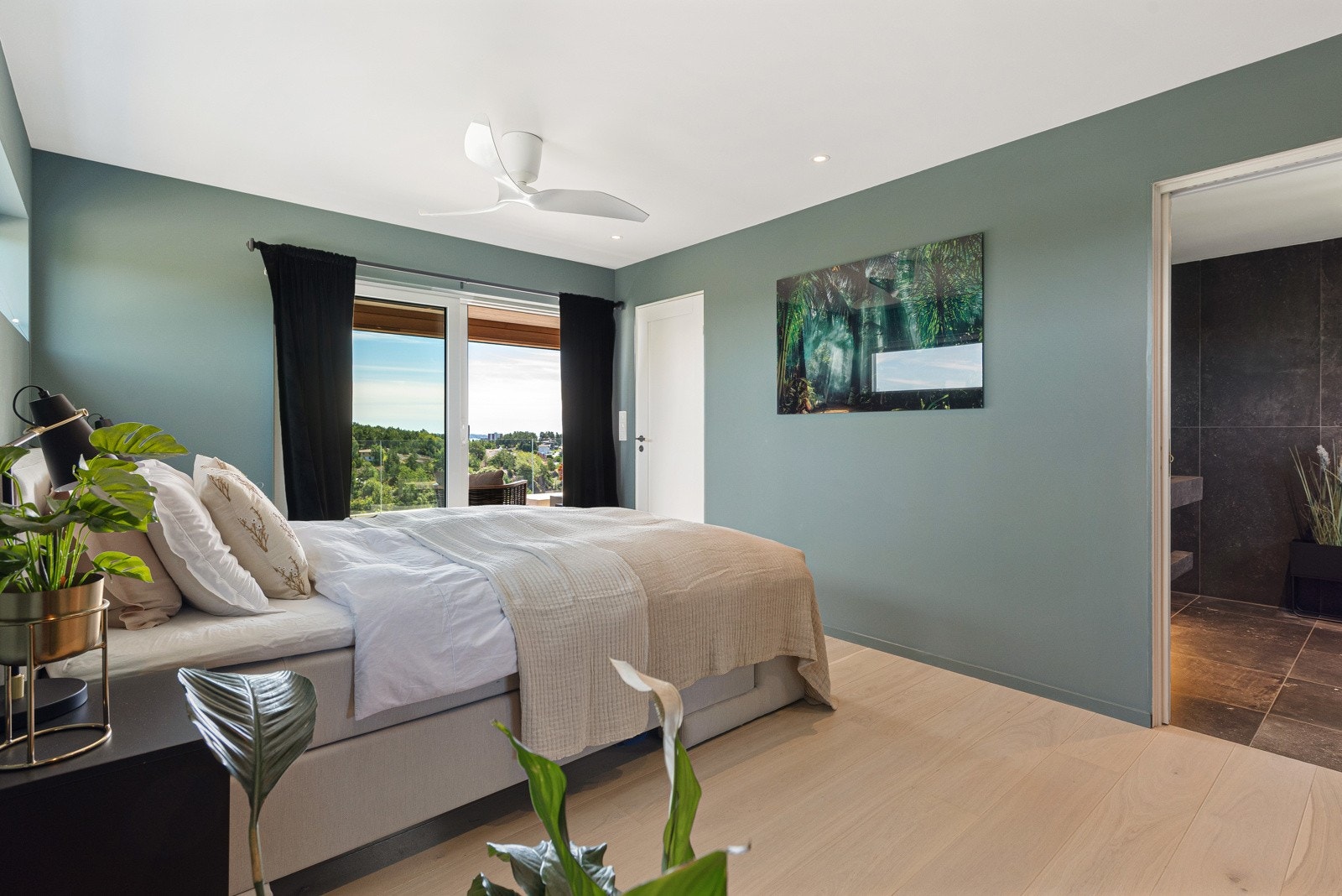 Soverommet har også eget bad Galleribilde