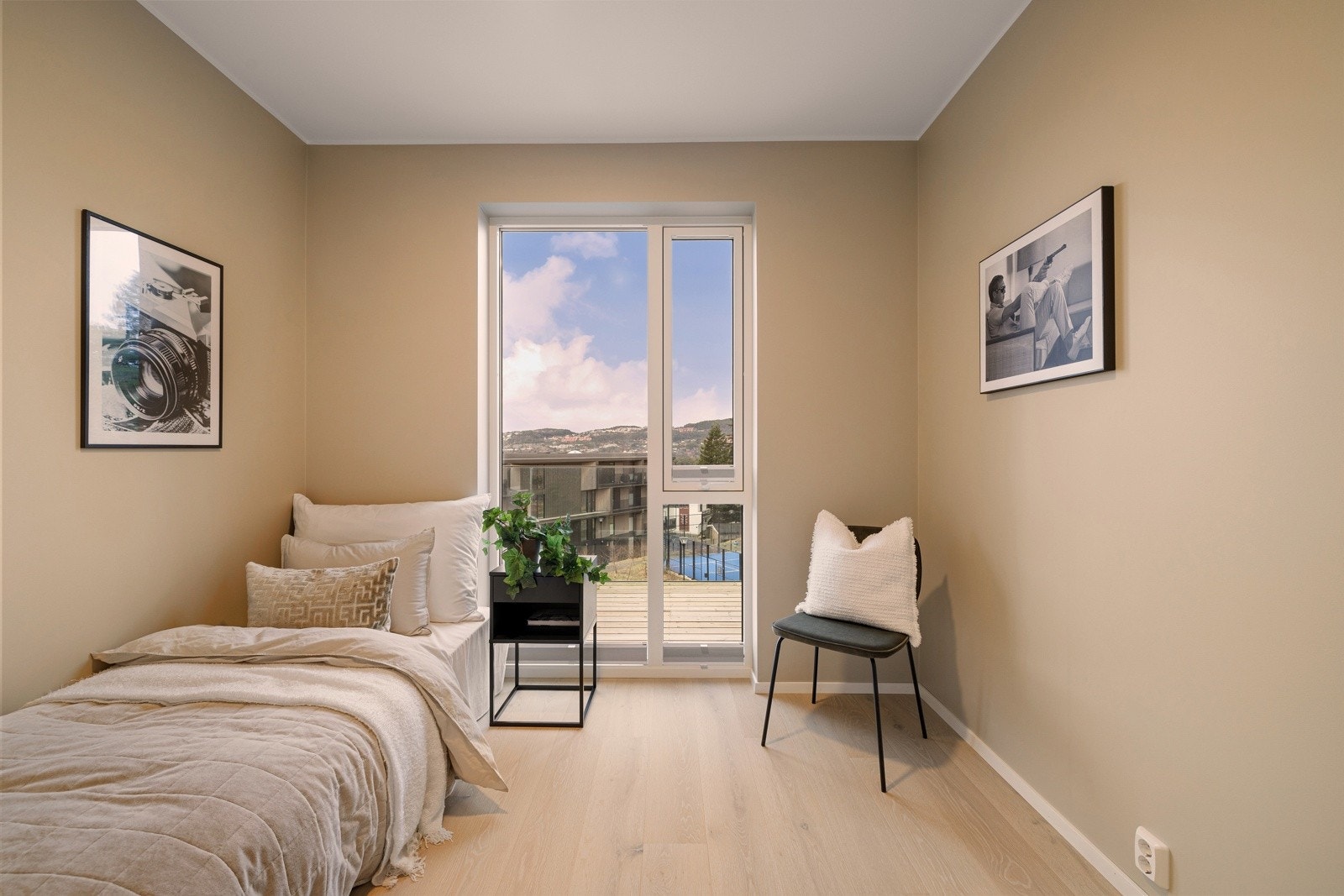 - Samtlige soverom leveres med lystette plissègardiner - Galleribilde