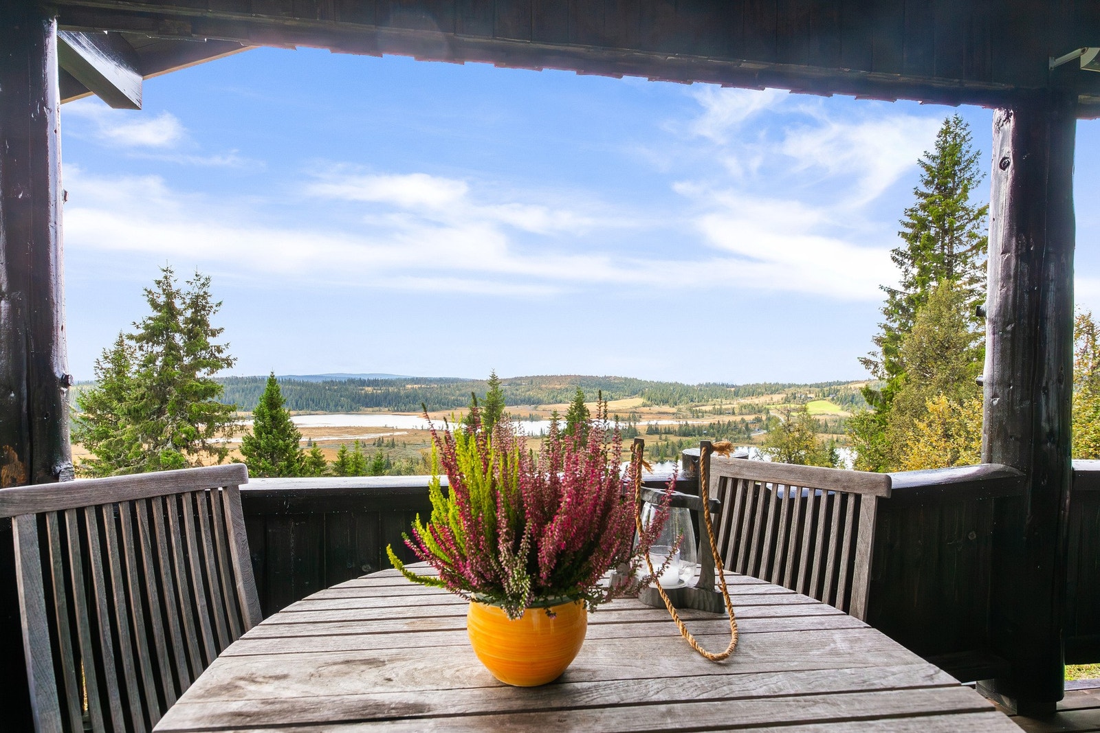 Her kan man nyte fine dager med utsikt utover omgivelsene. Galleribilde