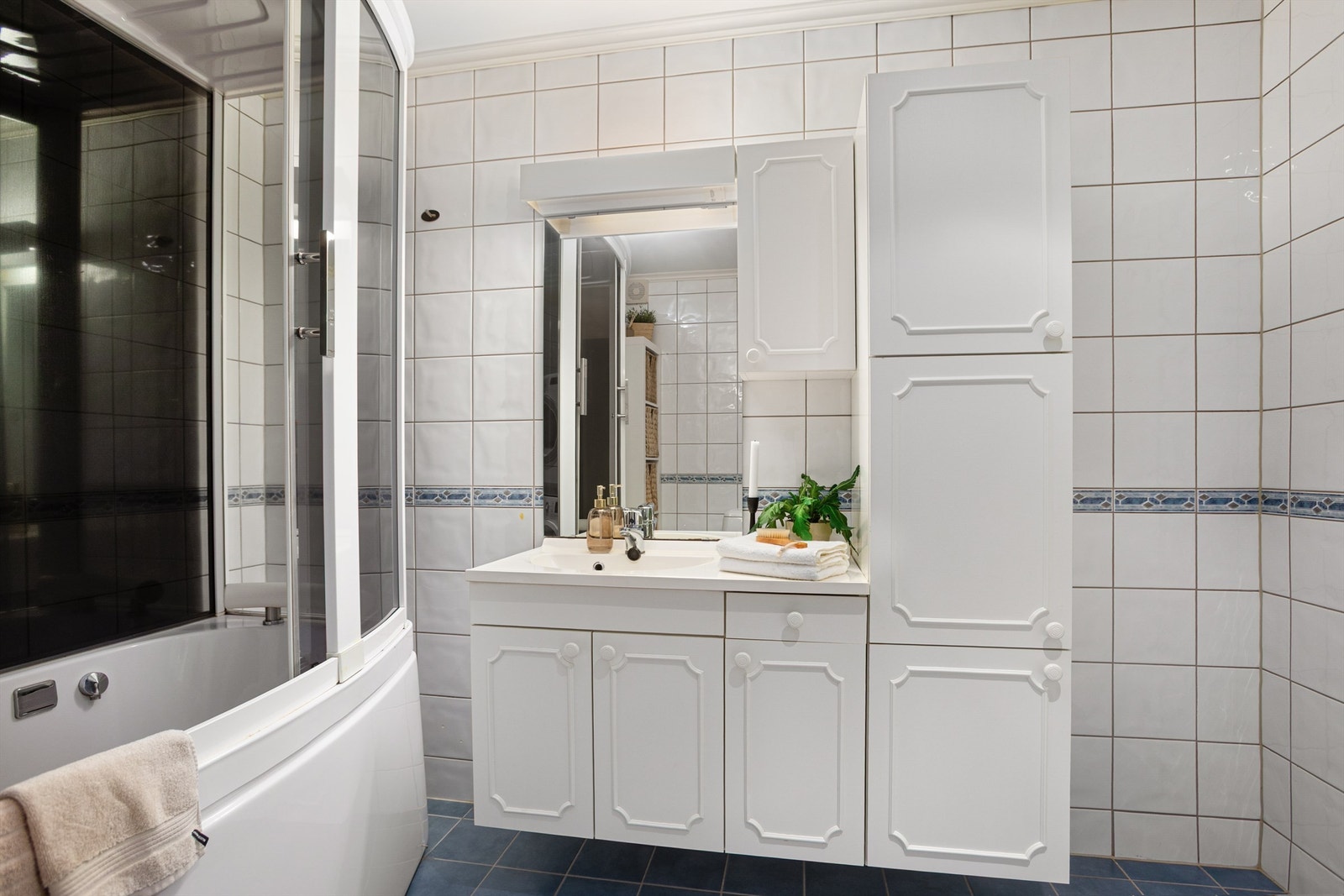 Flislagt bad Galleribilde