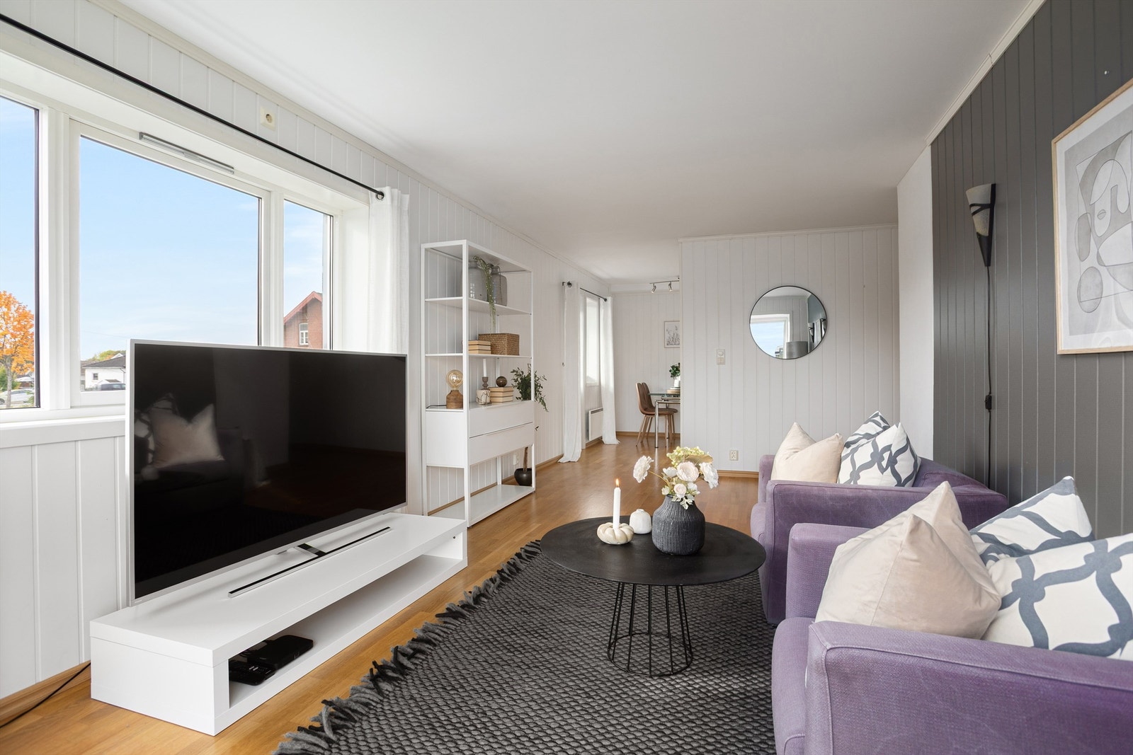 Fra stuen mot kjøkken Galleribilde