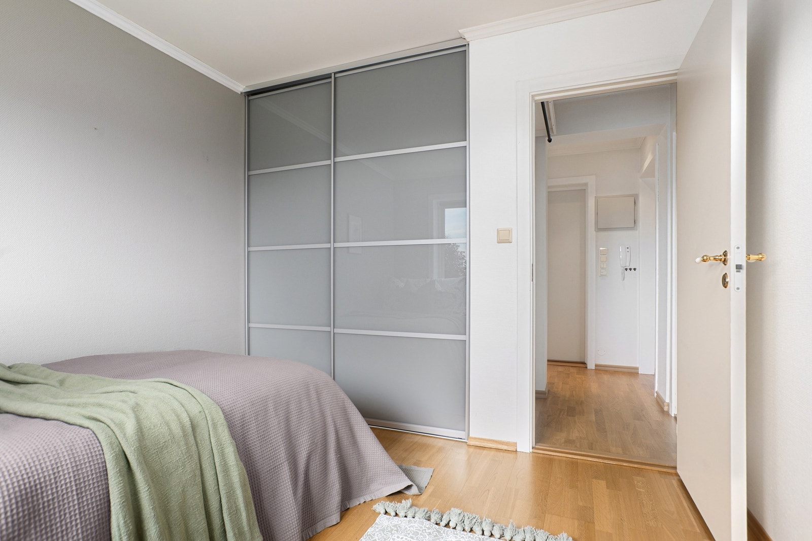 Skyvegarderobe i soverom 2 Galleribilde