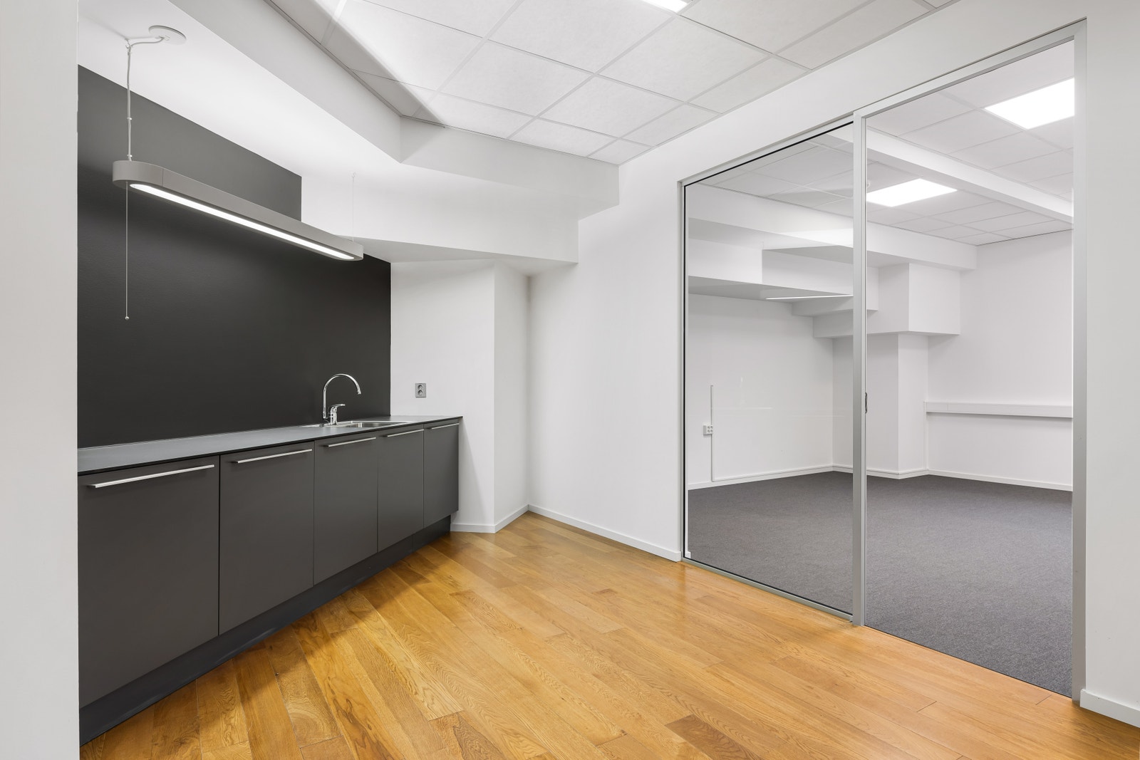 Lokalet har også eget kjøkken Galleribilde