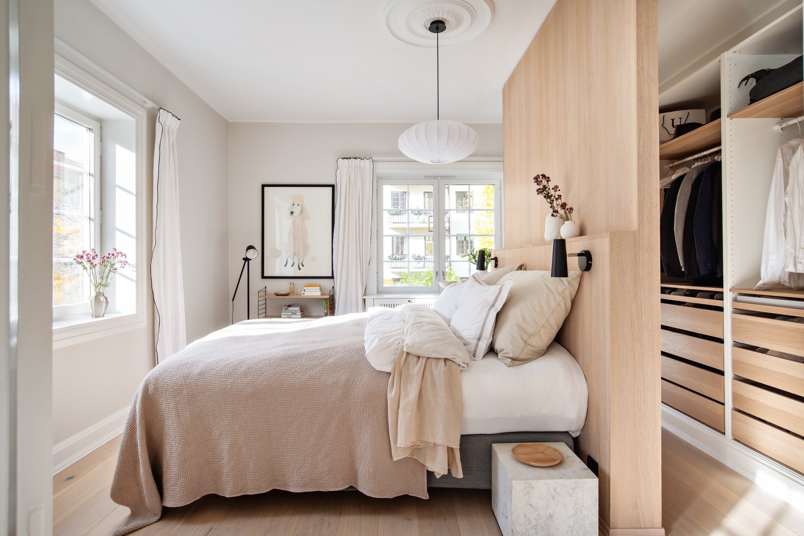 Hovedsoverommet har adkomst fra spisestuen. Galleribilde