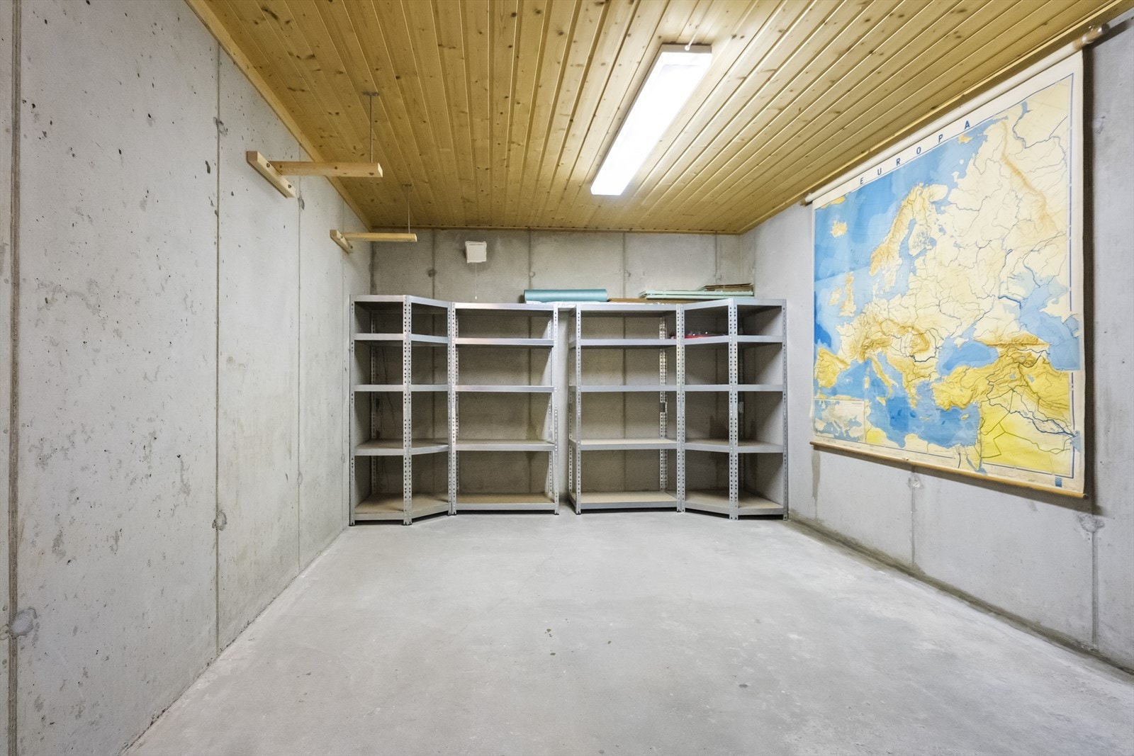 I kjelleren er det god plass til oppbevaring Galleribilde