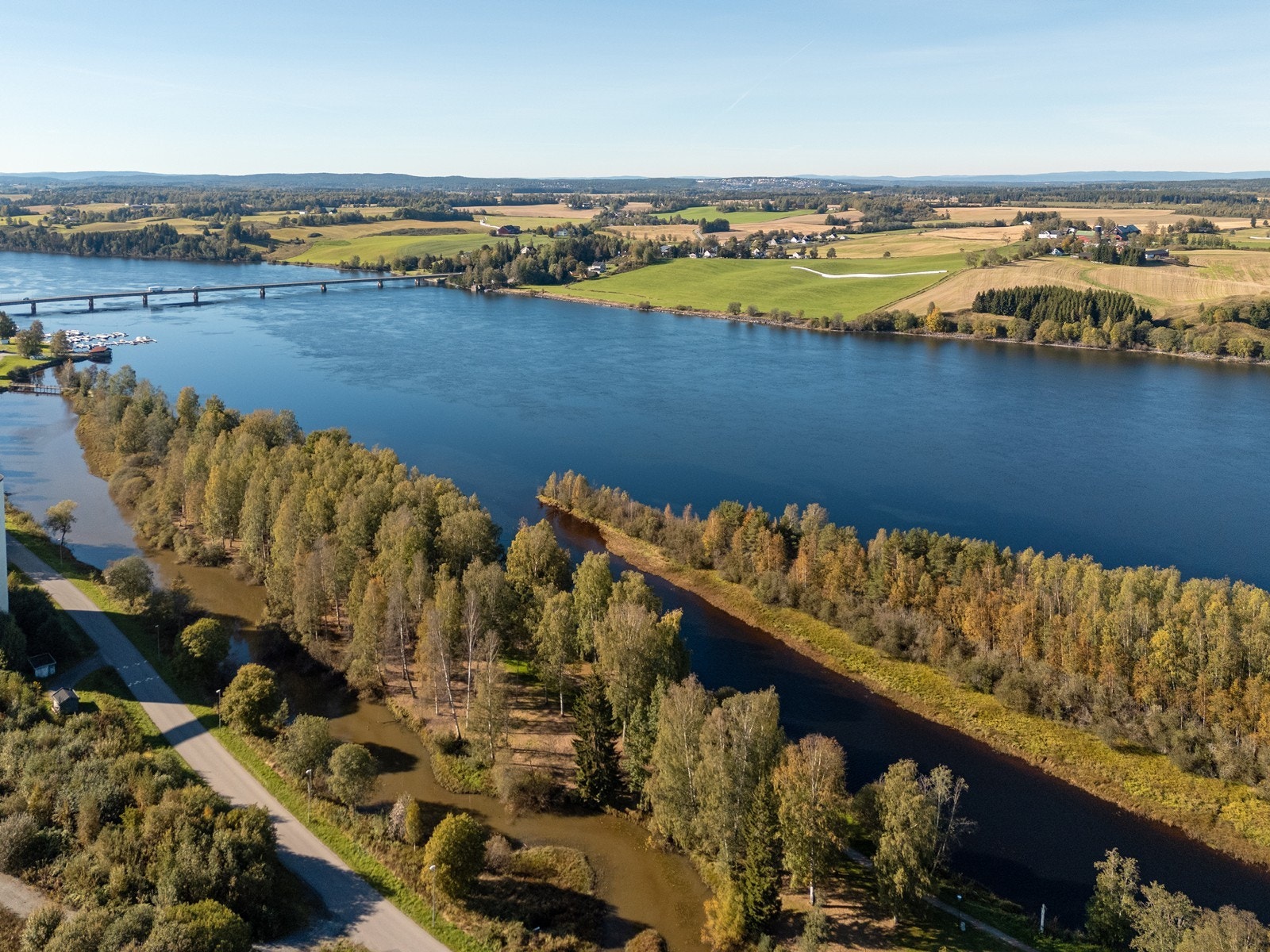 Her finnes blant annet sandvolleyballbaner, grillplass, Tufte treningspark og egen discgolfbane. Galleribilde