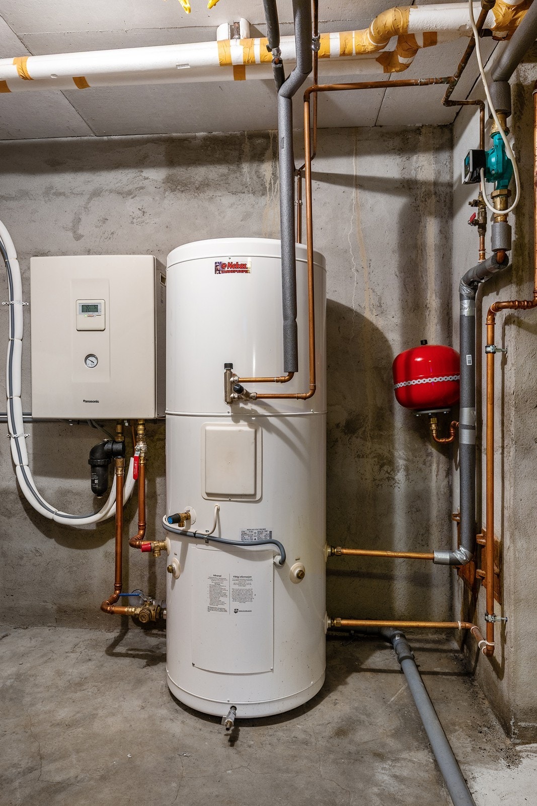 Teknisk rom i underetasjen. Galleribilde