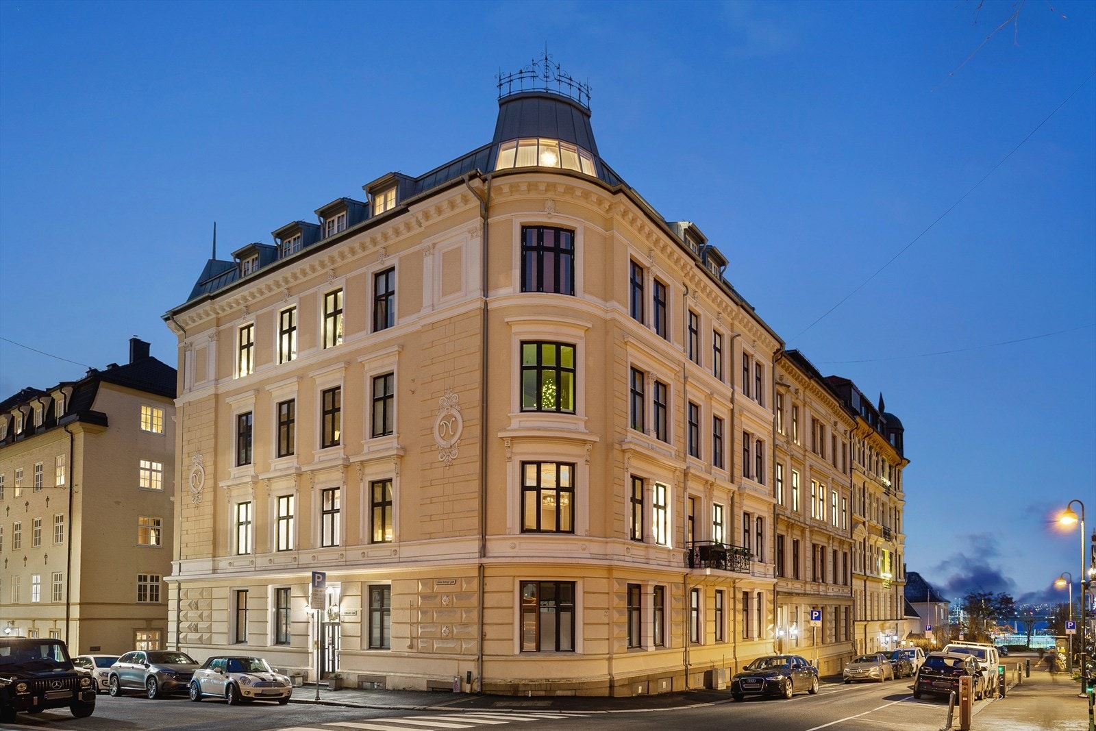 Kort til både Åpent Bakeri, Bakerina, søndagsåpen Joker, Solli plass og Kongen Marina Galleribilde