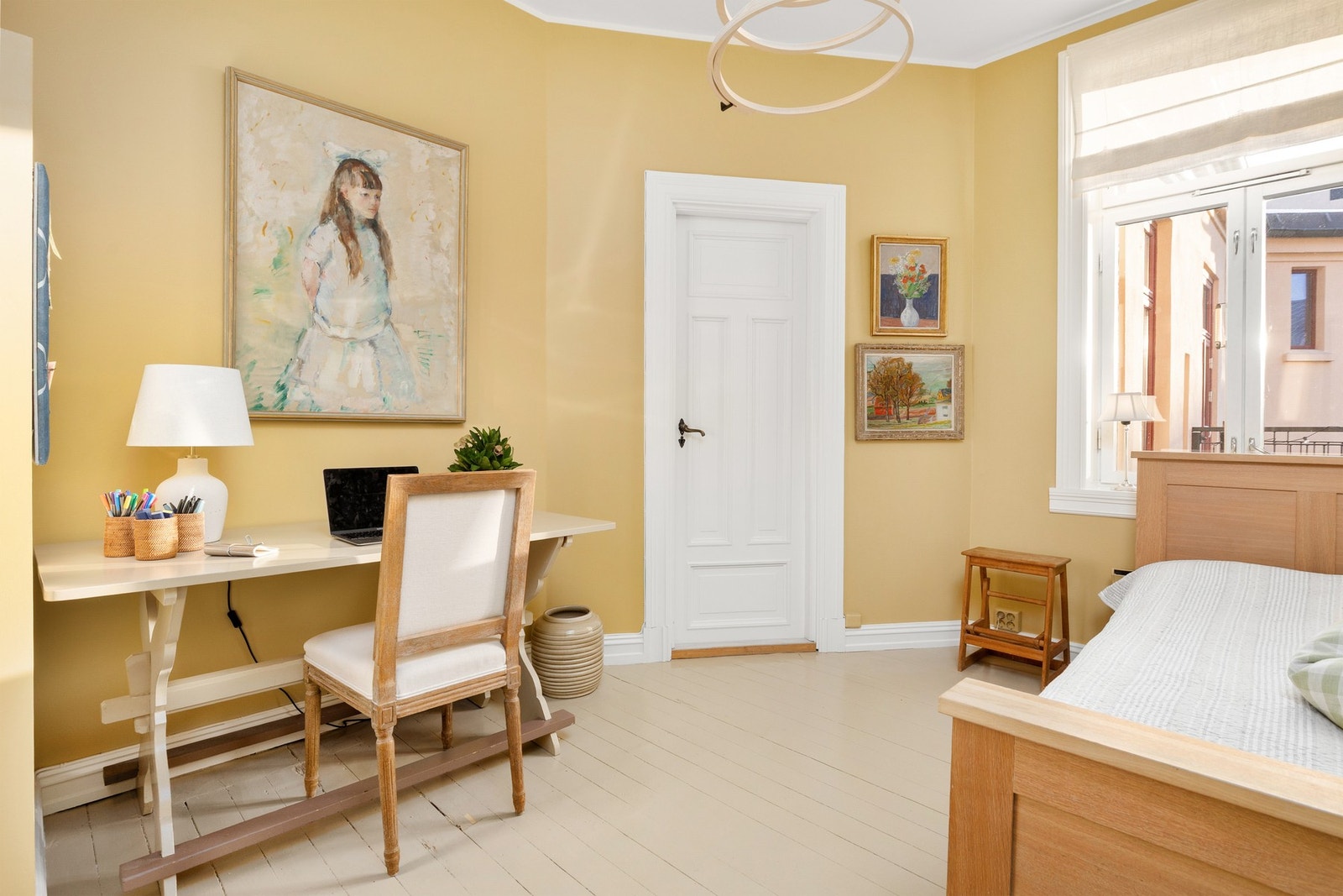 Soverom II er i dag innredet som arbeidsrom/soverom Galleribilde