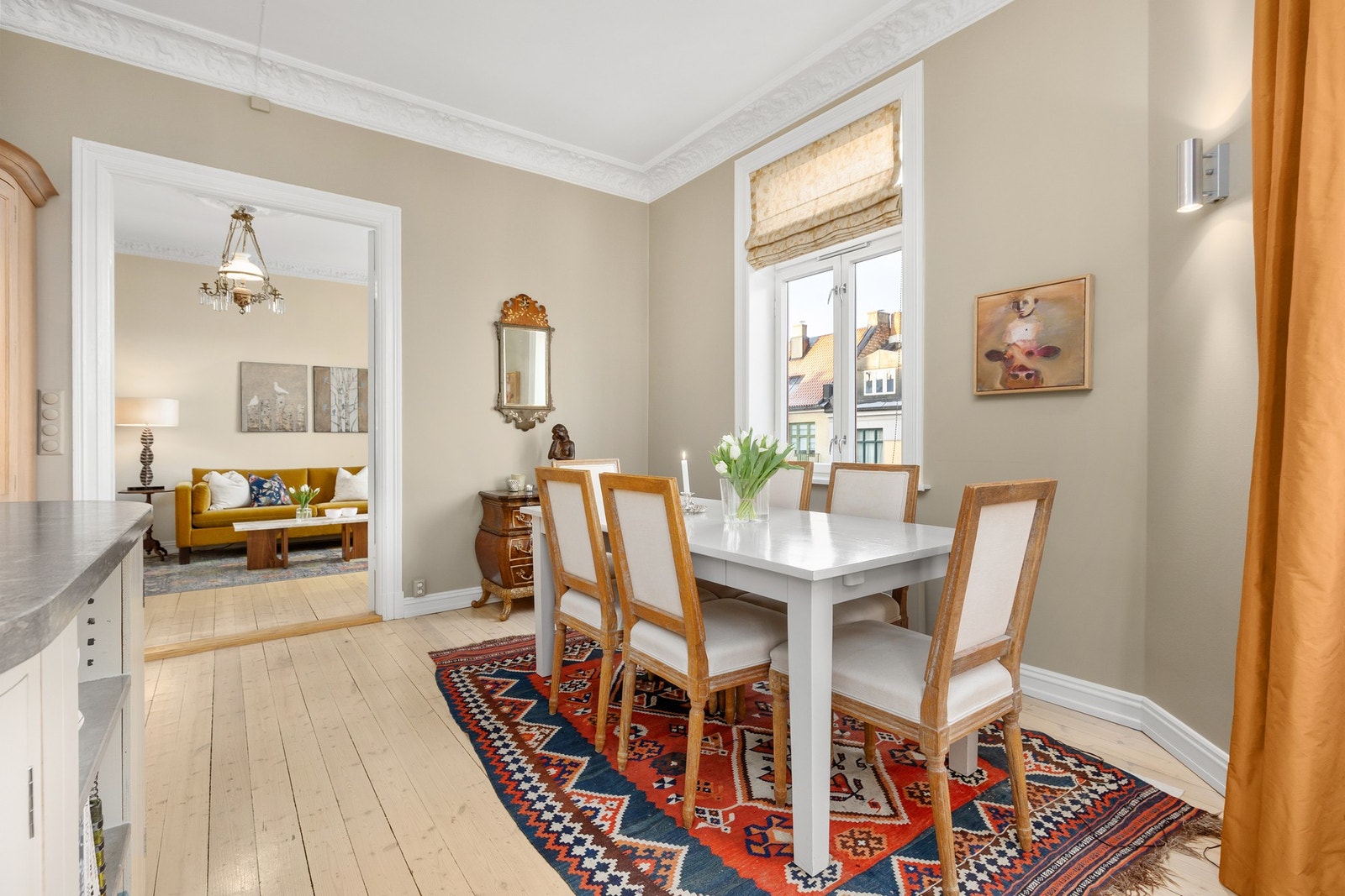 God plass til spisebord Galleribilde