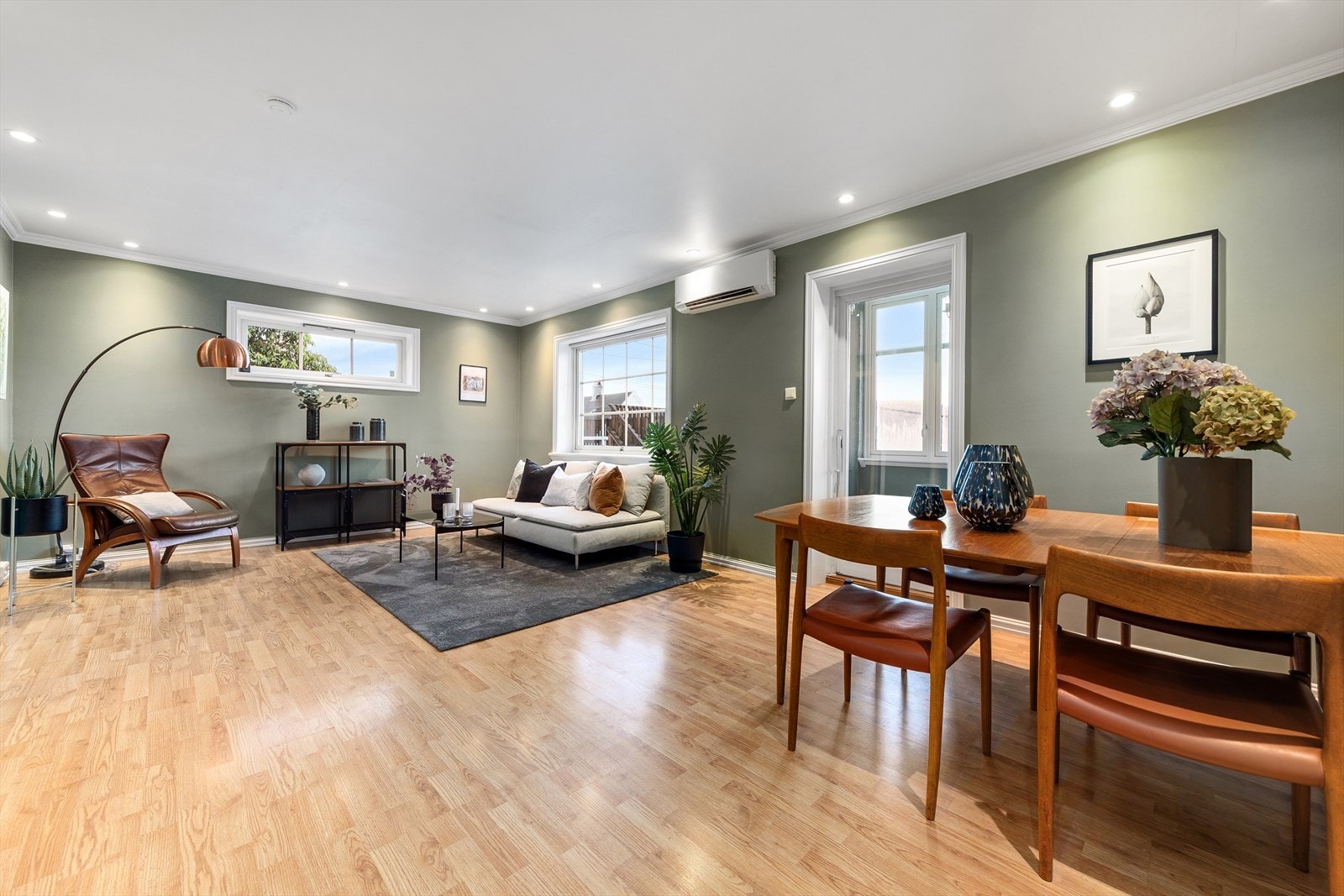 Gode vindusflater sørger for at rommet får godt med naturlig lys. Galleribilde