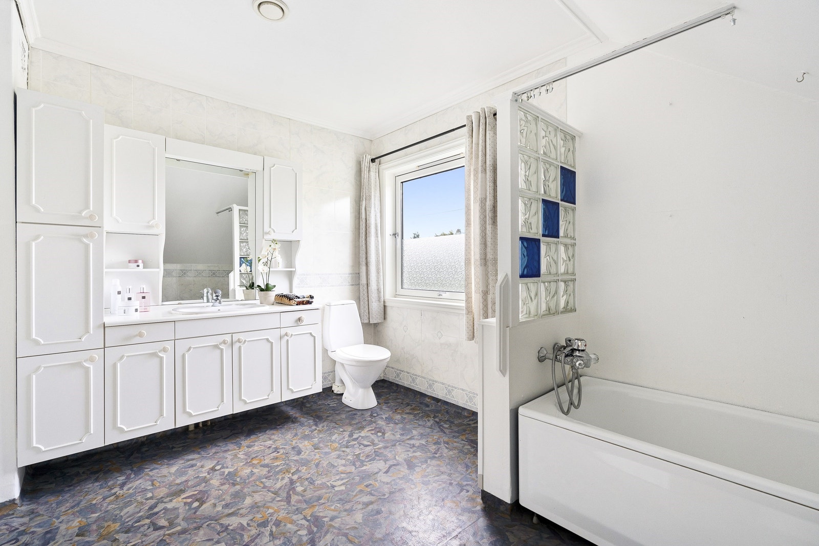 Bad i 2 etg. Galleribilde