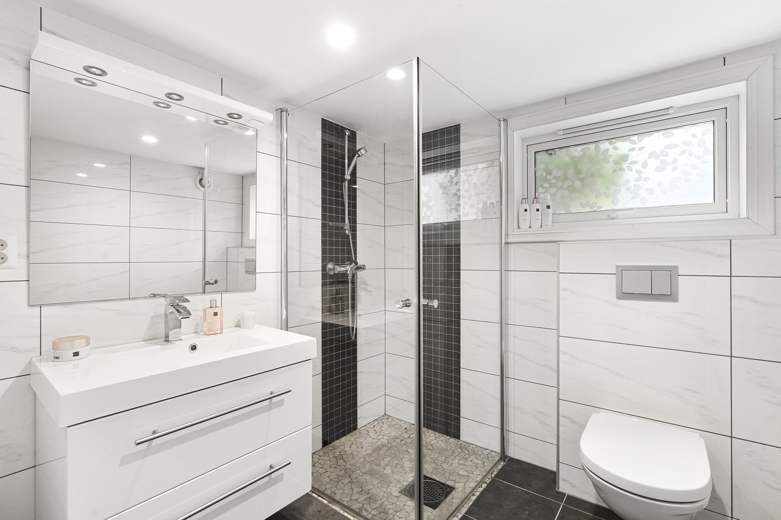 Bad i kjeller. Galleribilde