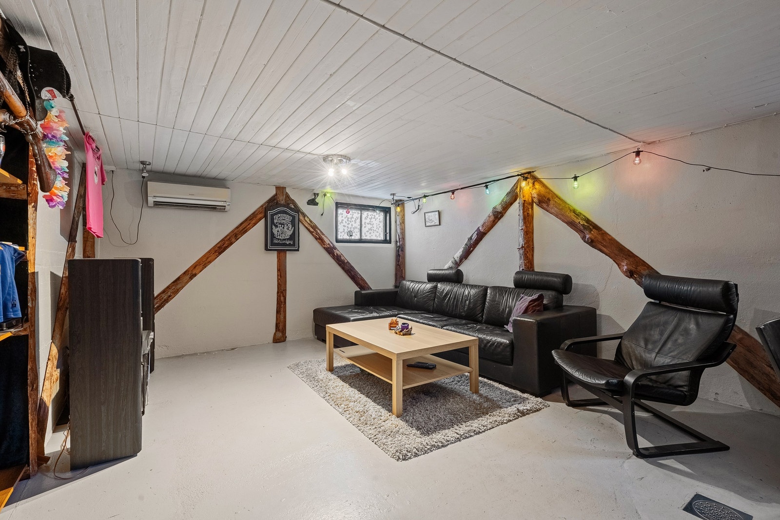 Kjellerstue. Galleribilde