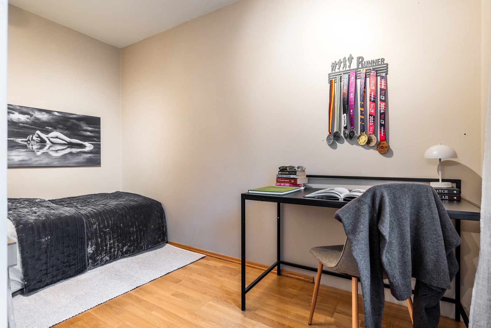 Det er også plass til dobbeltseng på soverom 2. Galleribilde