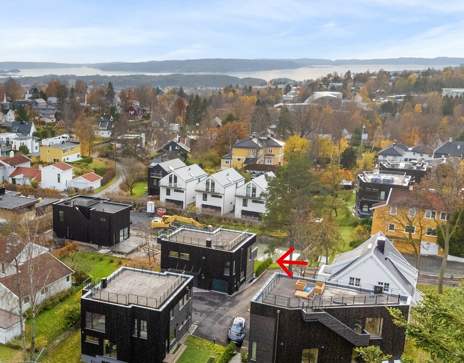 Mot fjorden Galleribilde