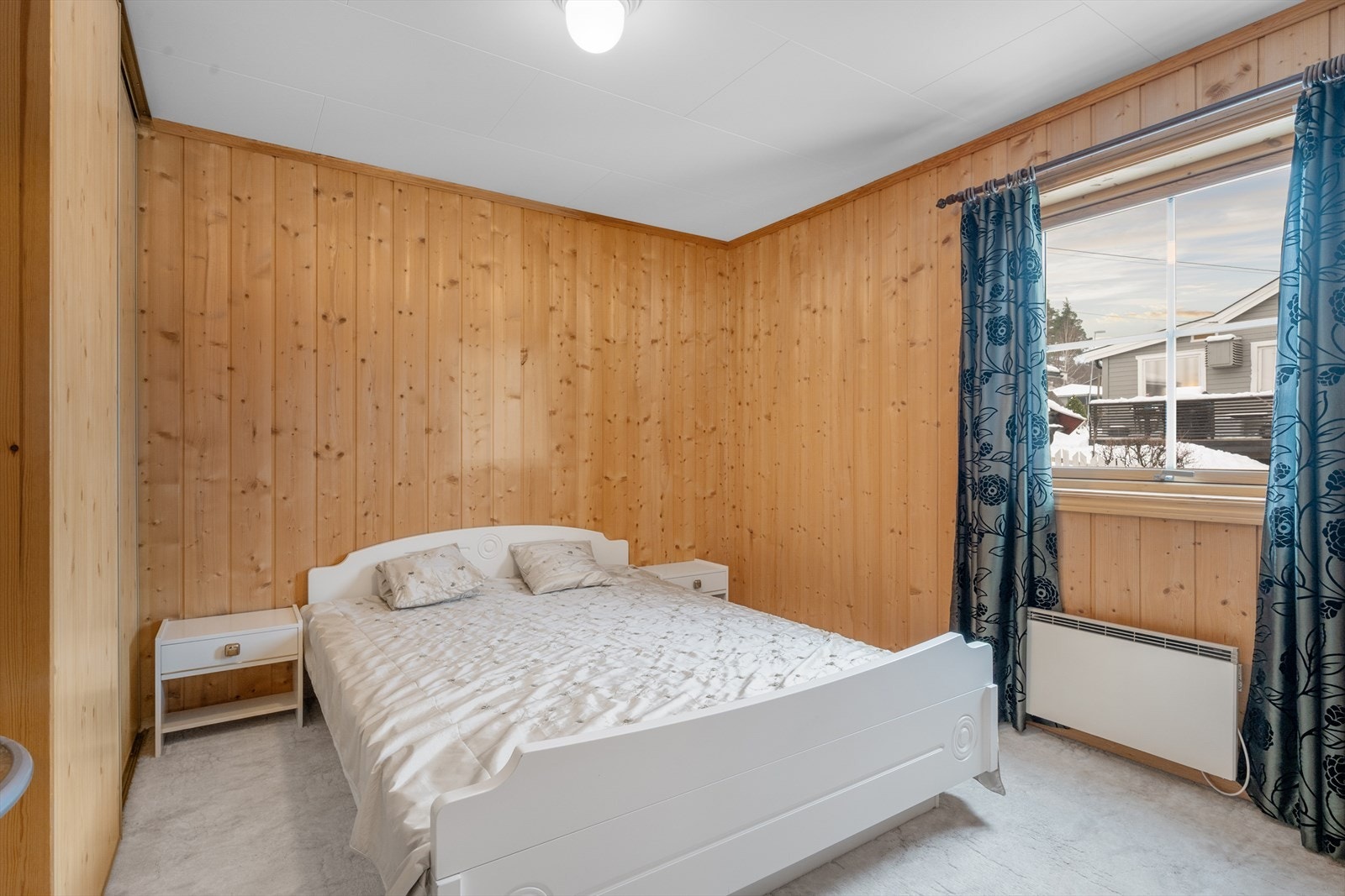 Hovedsoverom - boligen har to gode soverom. Galleribilde