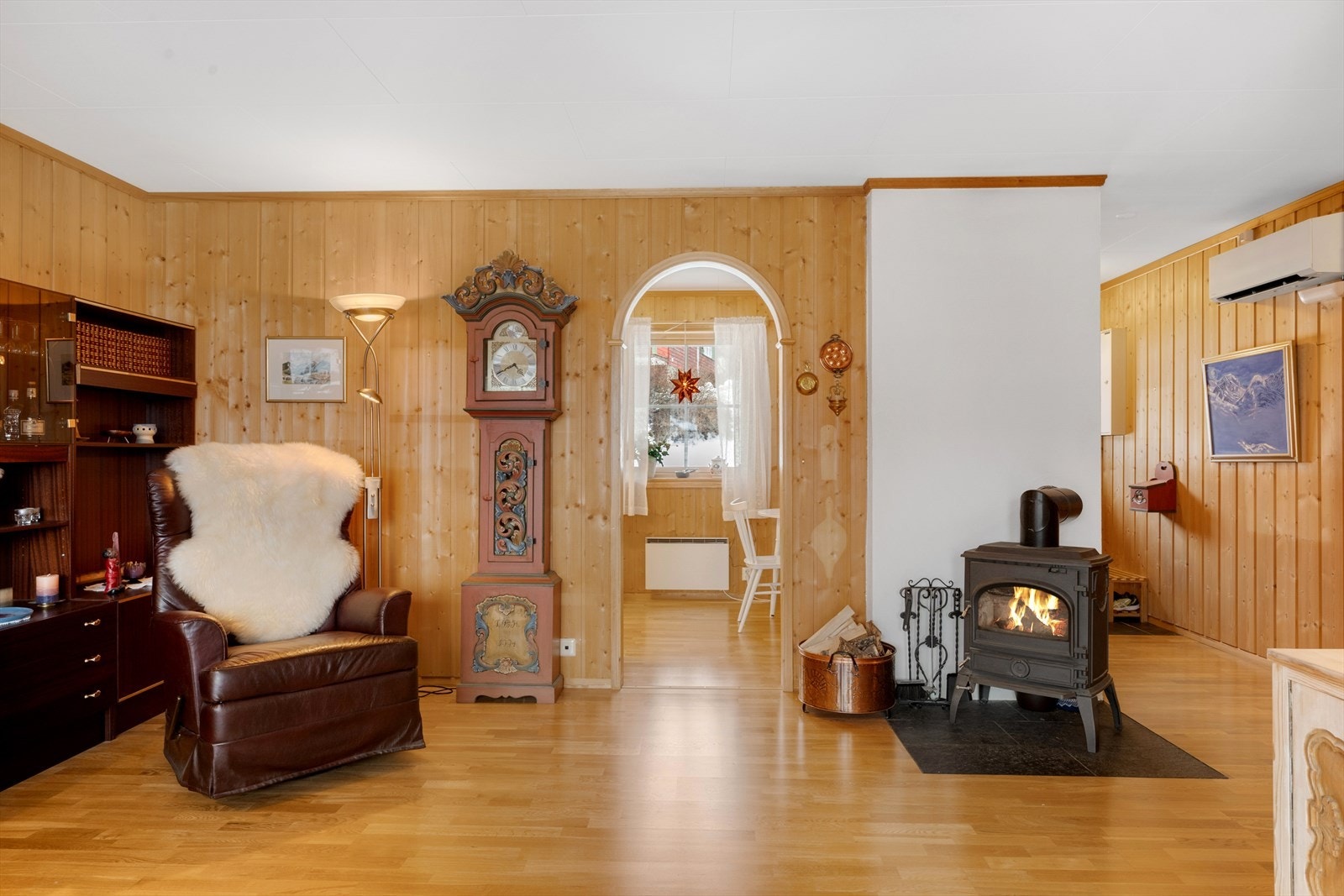 En hyggelig peisovn bidrar med varme og hygge. Galleribilde