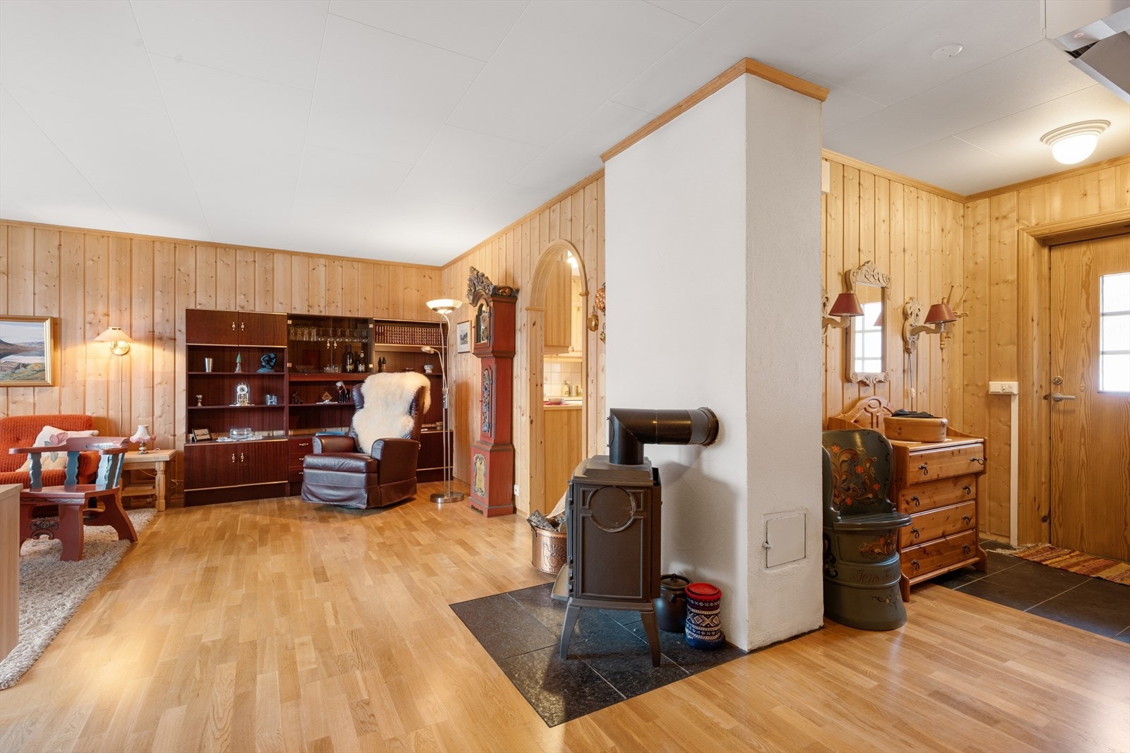 Boligen har en hyggelig og lun entré og gang. Galleribilde