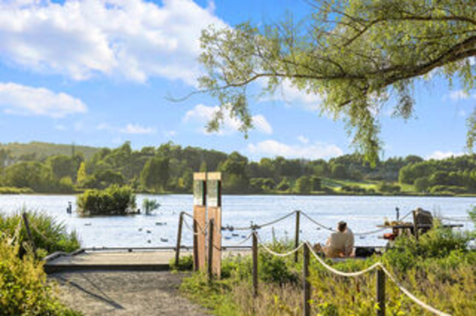 Østensjøvannet er en fin spasertur unna boligen. Galleribilde