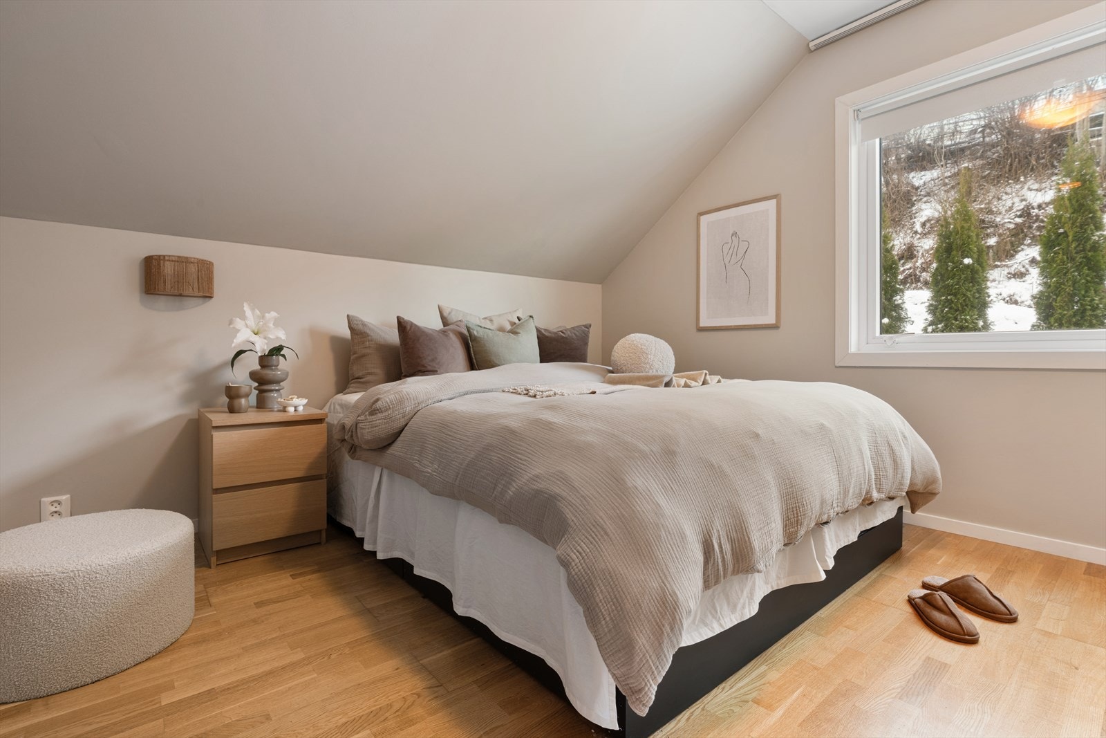 Hovedsoverom på 11,3m² med integrert garderobeskap Galleribilde