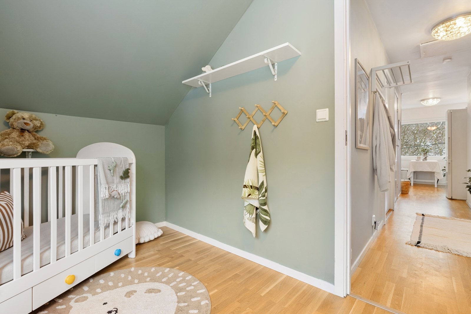 Soverom nr. 2 er 6,6 m² og egner seg godt som gjesterom, barnerom eller kontor. Galleribilde