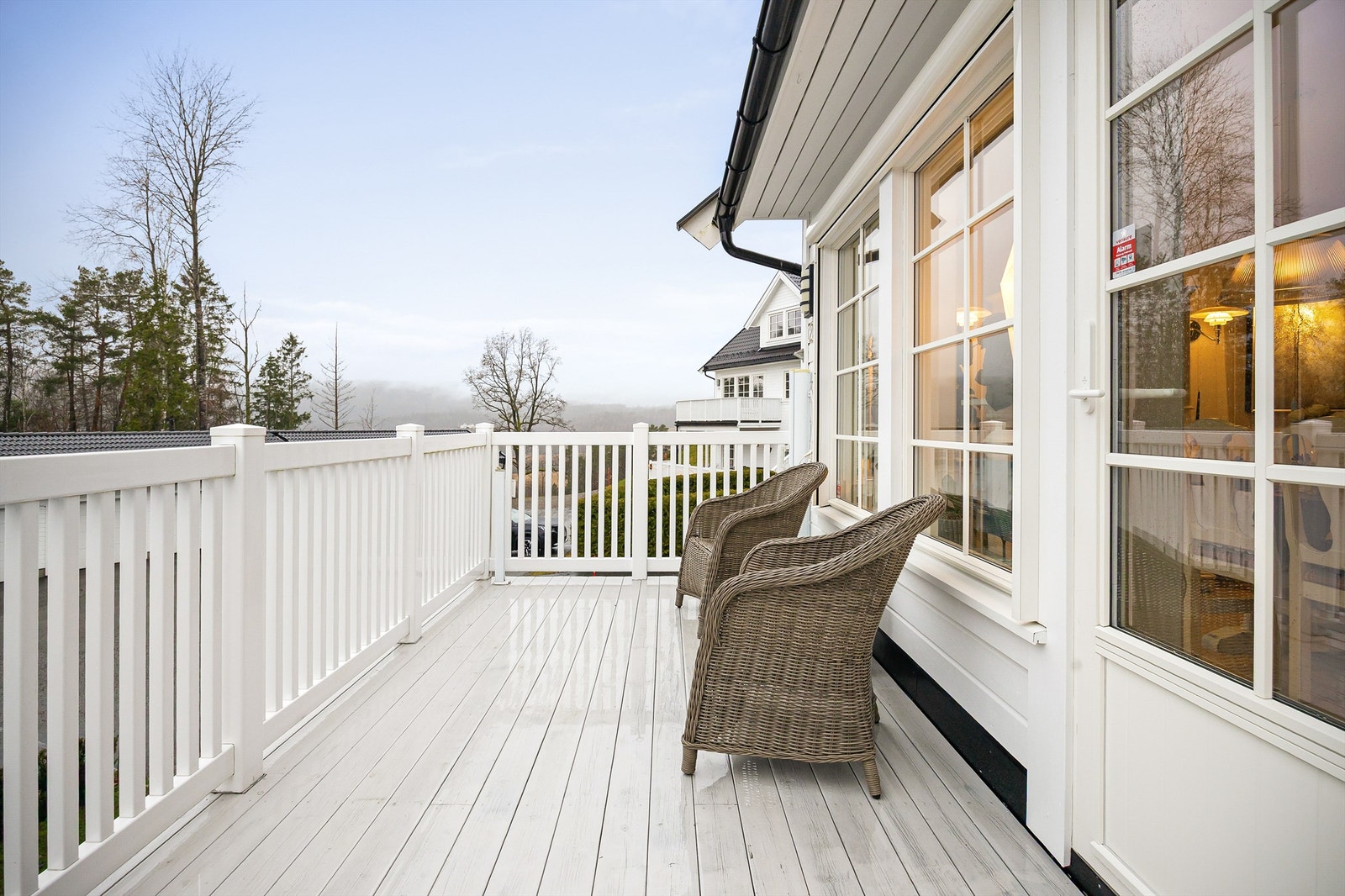 Sydvendt altan på 11 kvm med utvendig belysning og strømuttak Galleribilde