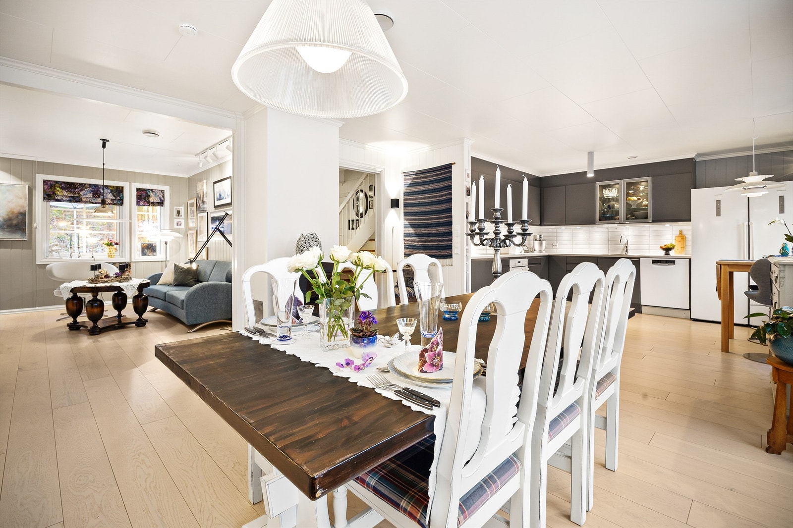 Del av stuen er opprinnelig byggemeldt som soverom og kan lett tilbakeføres til soverom nr 3. Galleribilde