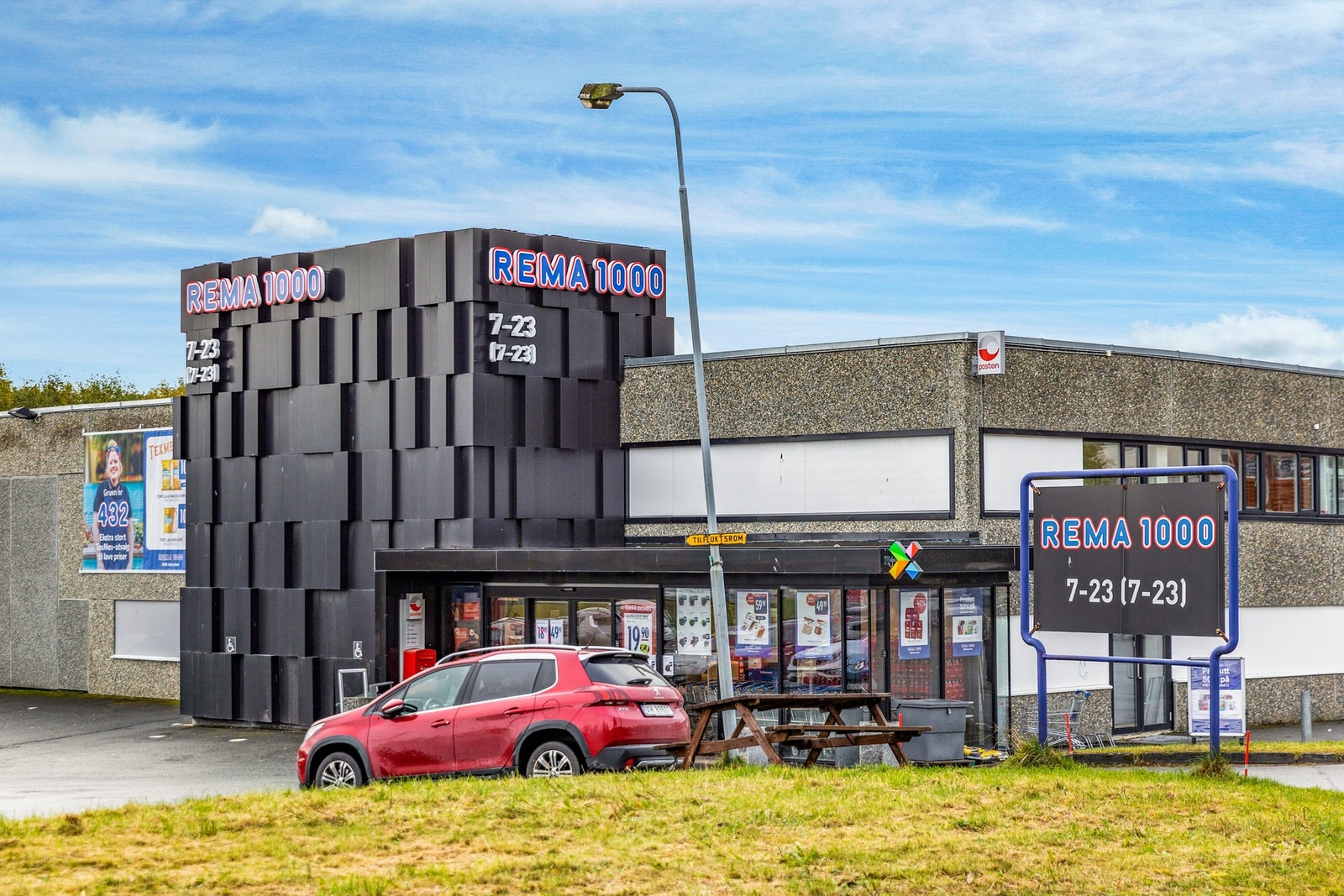 Nærmeste dagligvarebutikk er Rema 1000 og Coop extra Galleribilde