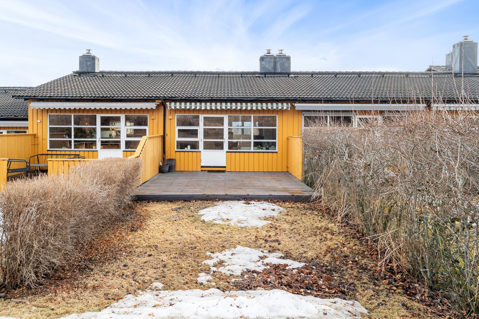 Her er det god plass til ønsket utemøblement som loungegruppe, grill, m.m Galleribilde