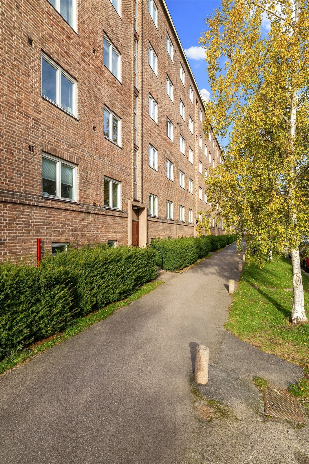 Det er gode parkering- og lademuligheter i gaten Galleribilde