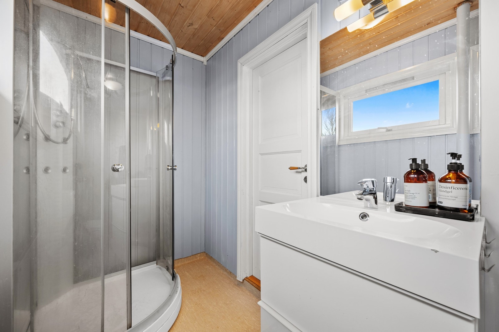 Bad 2. etg Galleribilde