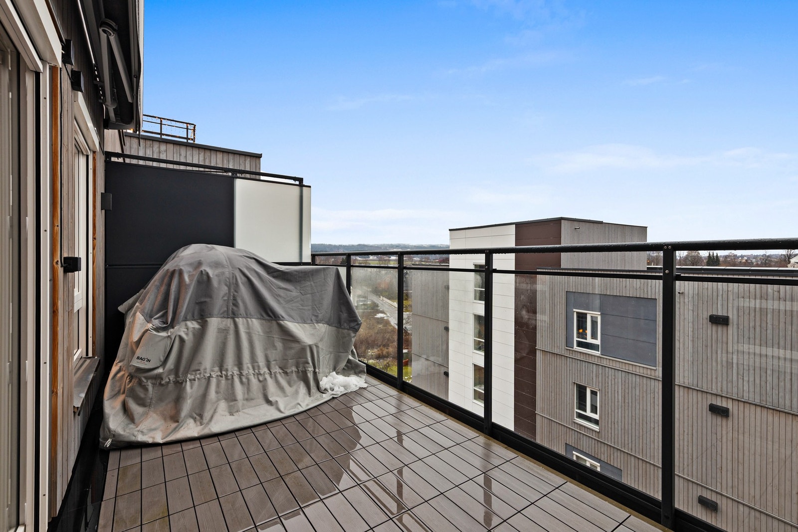 Balkongen har en luftig følelse med ingen overbygd balkong Galleribilde