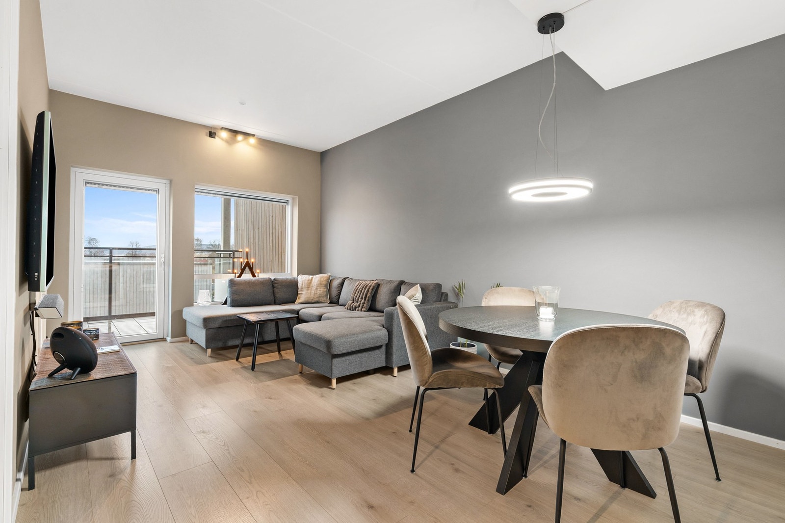 Ida Schjølberg v/ EIE eiendomsmegling ønsker velkommen! Galleribilde