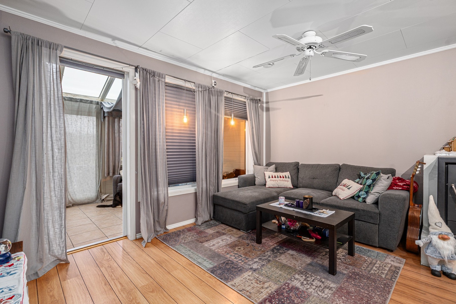 Fra stuen er det inngang til vinterhagen Galleribilde